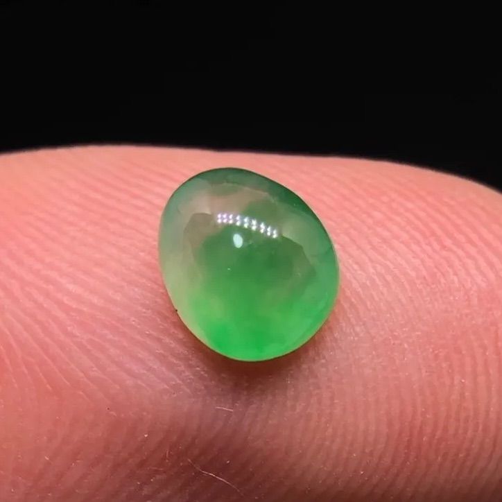 美品]ミャンマー産 本翡翠 ルース 1.05ct ガラス質 甘やかな