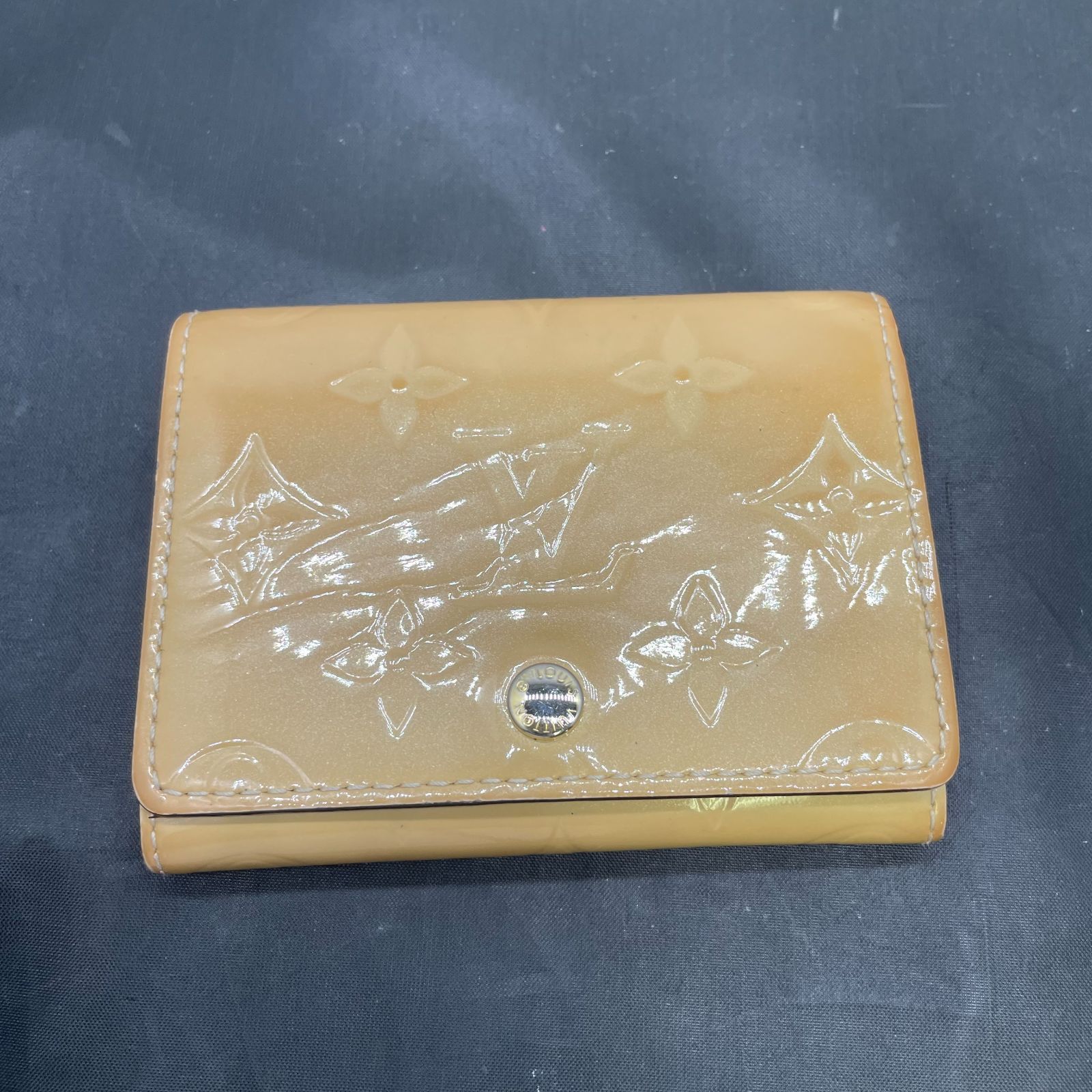 ルイヴィトン モノグラムヴェルニ アンヴェロップカルトドゥヴィジット B25090038