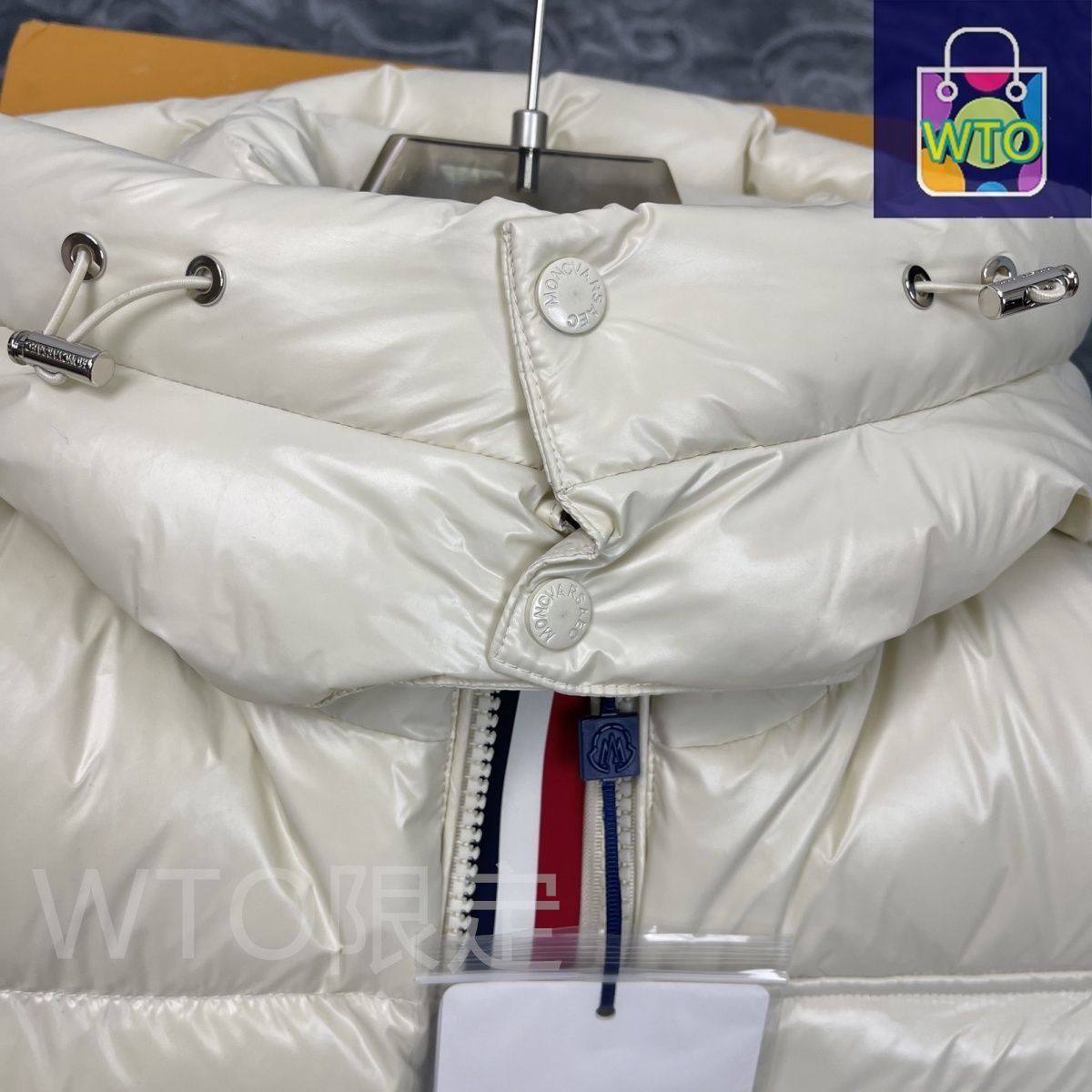 モンクレールジャケット Moncler - Moncler added a new photo.
