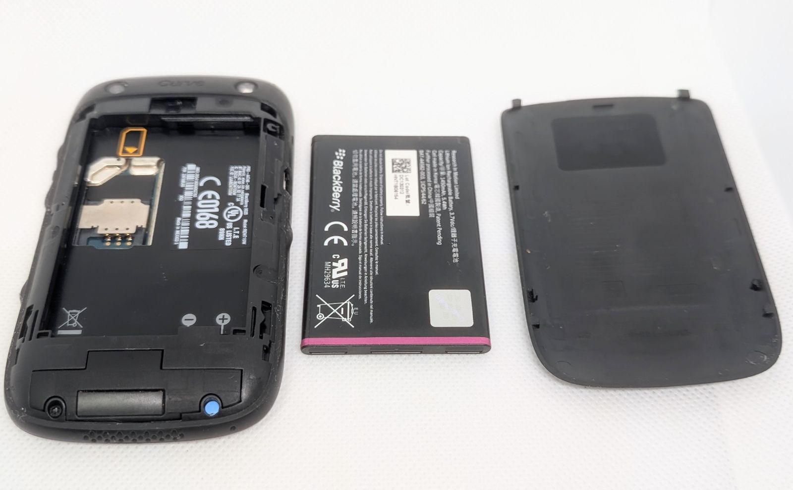 Blackberry Curve 8520 - Original, Cheap, and Versatile, image size:1600x990