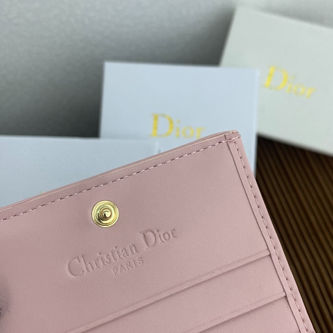 シャレミーchan　デコルテ、ディオール デコルテ見せて魅了する☆【Dior】オフショルダー ジャケット