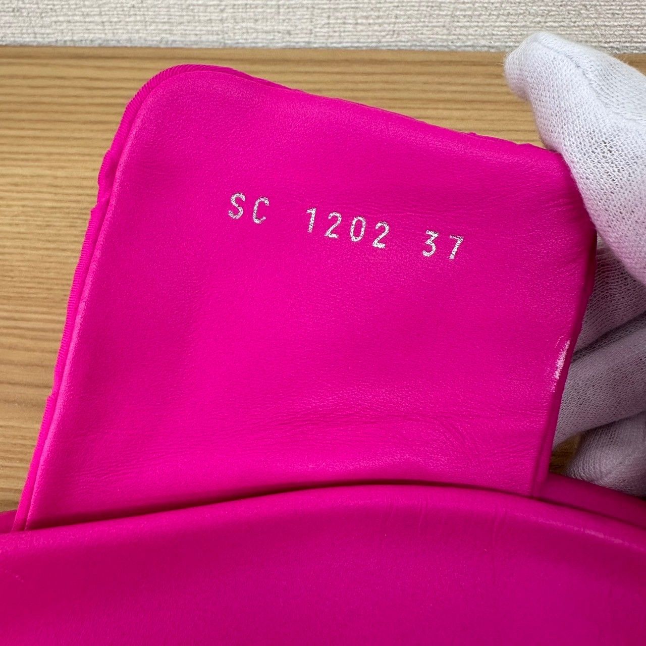 ♪ Louis Vuitton ルイヴィトン 1AB1NO プールピロー ライン