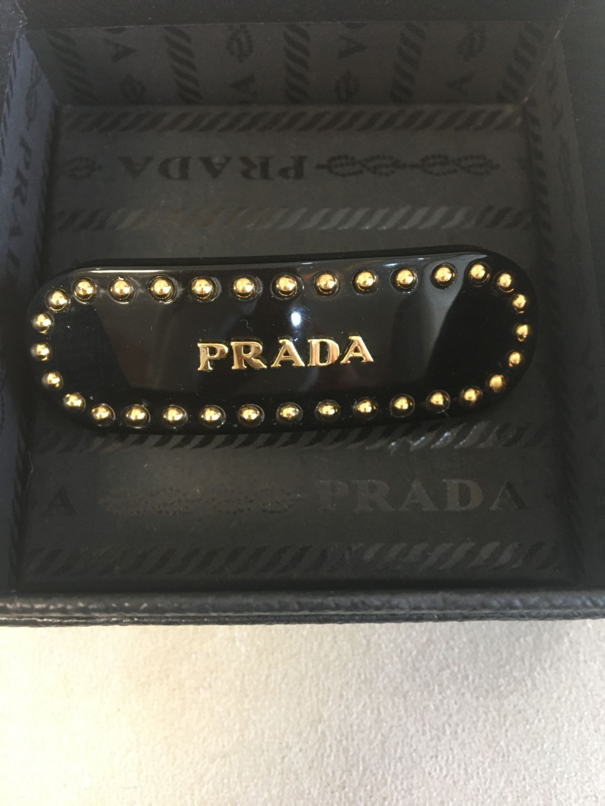 プラダ  未使用【PRADA】正規品ヘアバレッタ