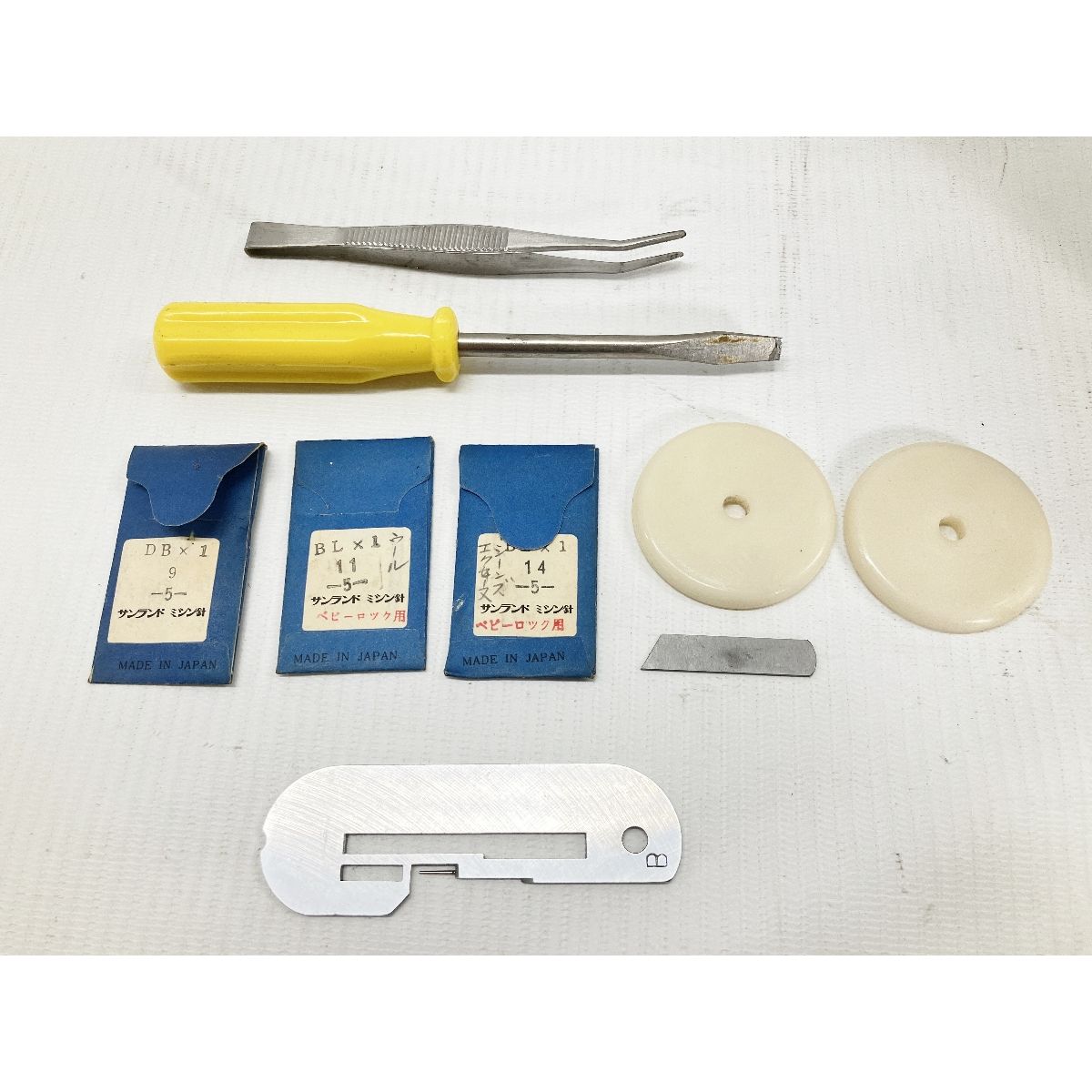 mammyロックML-2型。 mammylock マミーロック ロックミシン ML-322 通電OK - メルカリ