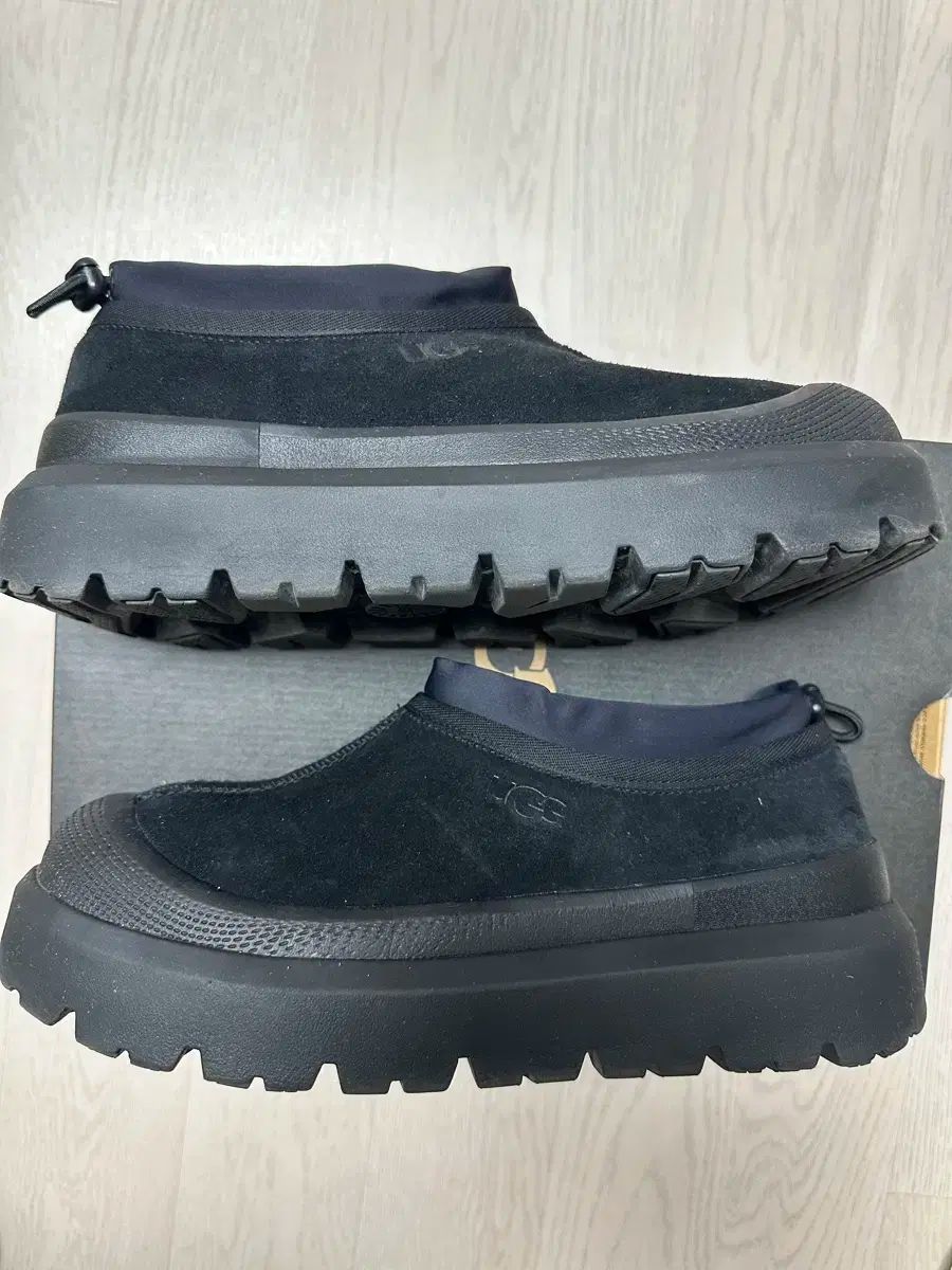 UGG アグ UGG タスマン 天気 ハイブリッド 黒