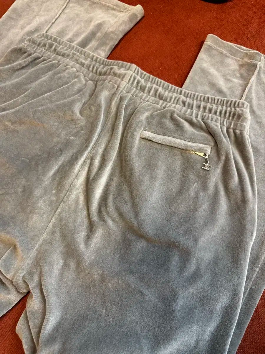 CELINE ベロア パンツ 中古・古着通販】CELINE (セリーヌ) トリオンフベロアフレアトラック