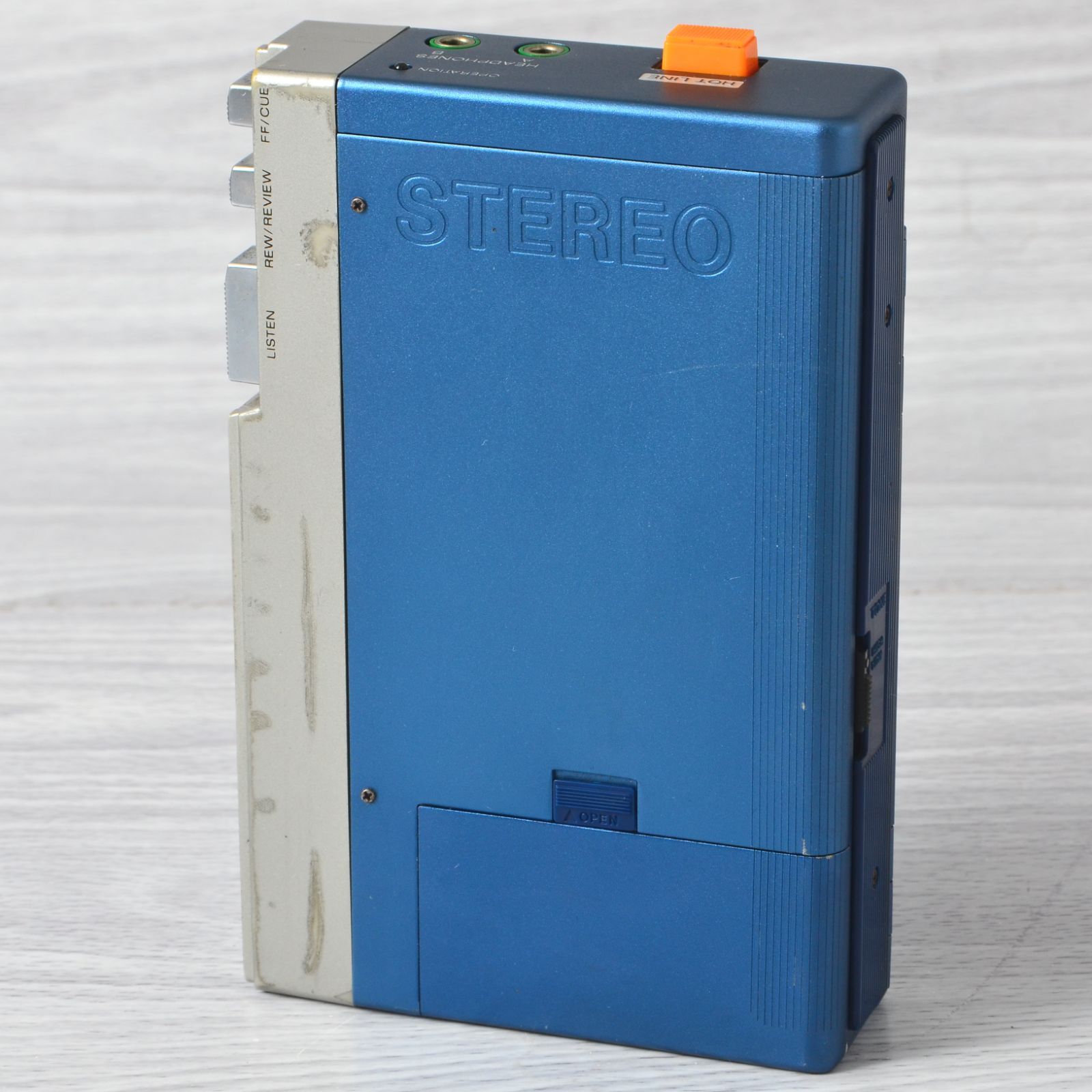 SONY 初代WALKMAN TPS-L2 カセットウォークマン ケース 整備済 SONY 初代WALKMAN TPS-L2 中期型 ソニーカセットウォークマン