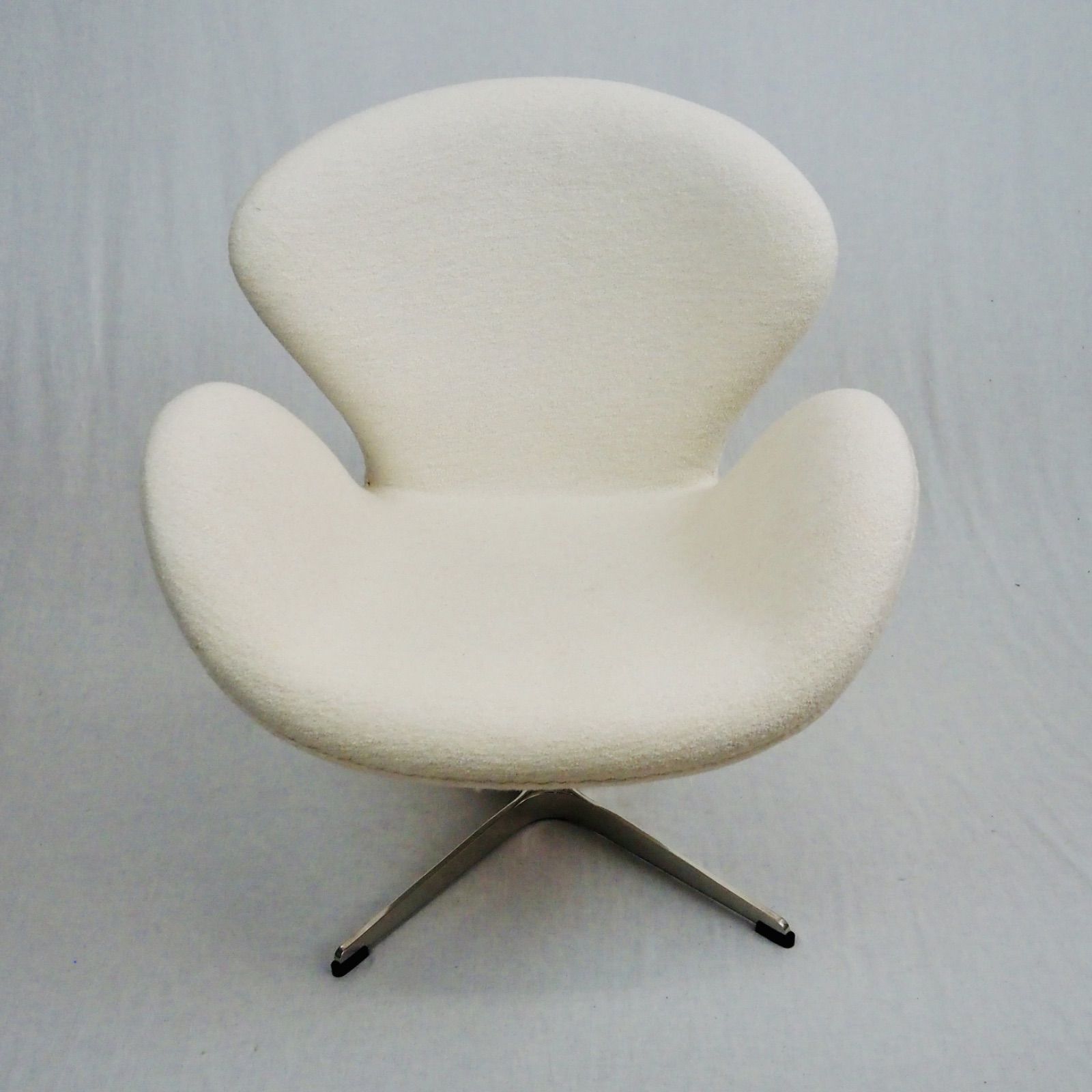 スワンチェア（リプロダクト品）　一人掛けソファ　ラウンジチェア スワンチェア リプロダクト イージーチェア 本革 レザーモデル