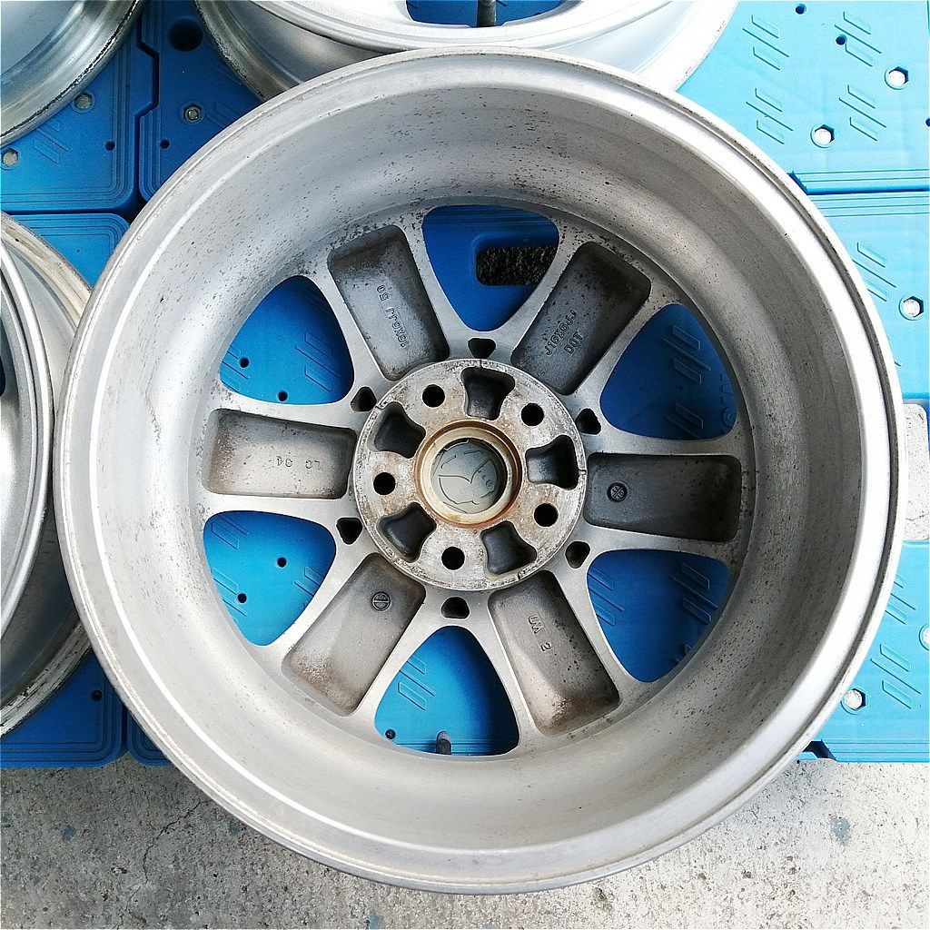 16インチ 純正アルミ