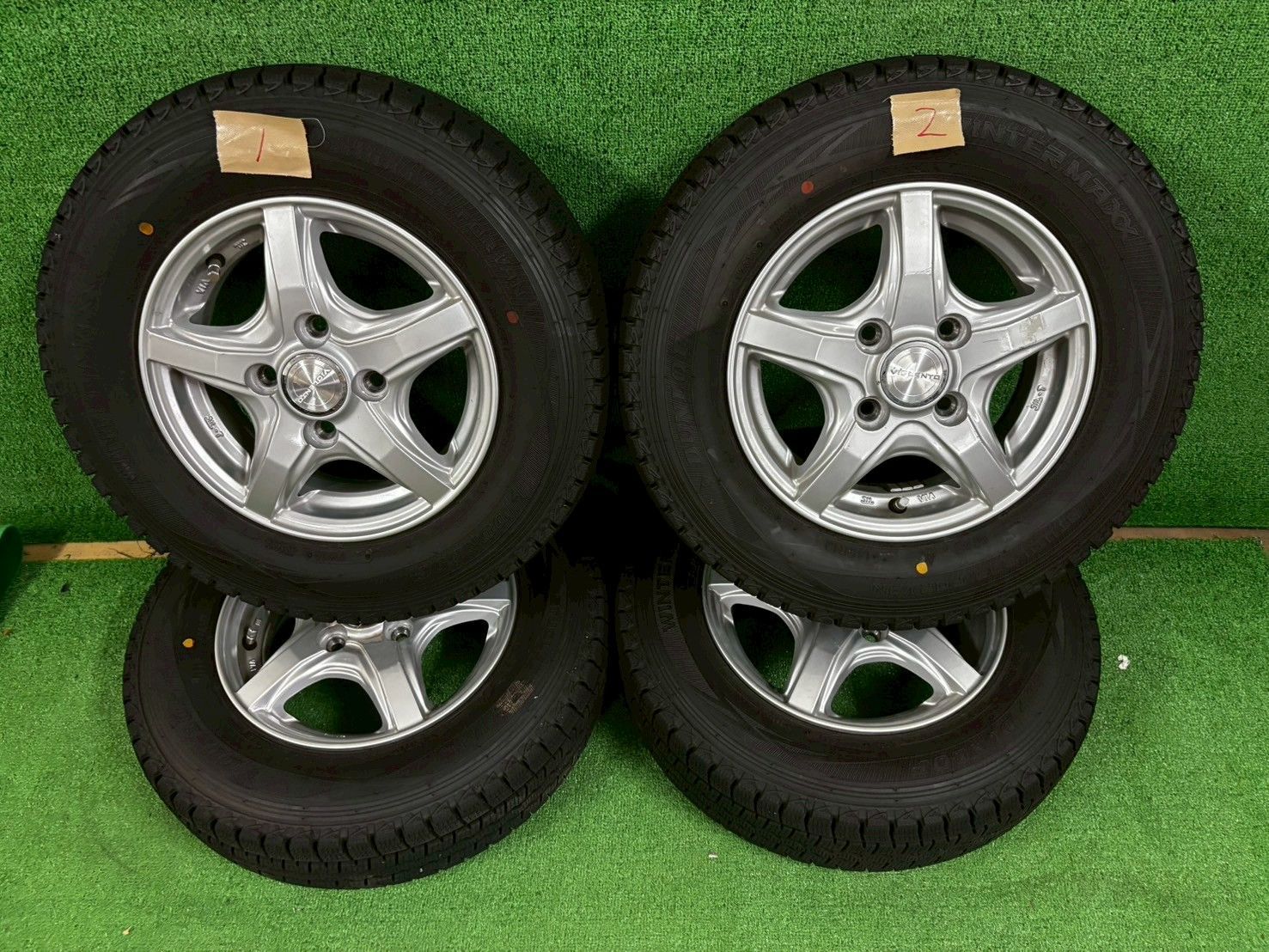 ダイハツ ハイゼットトラック ジャンボ S510P スタッドレスタイヤ アルミホイール 4本セット 145R12 み