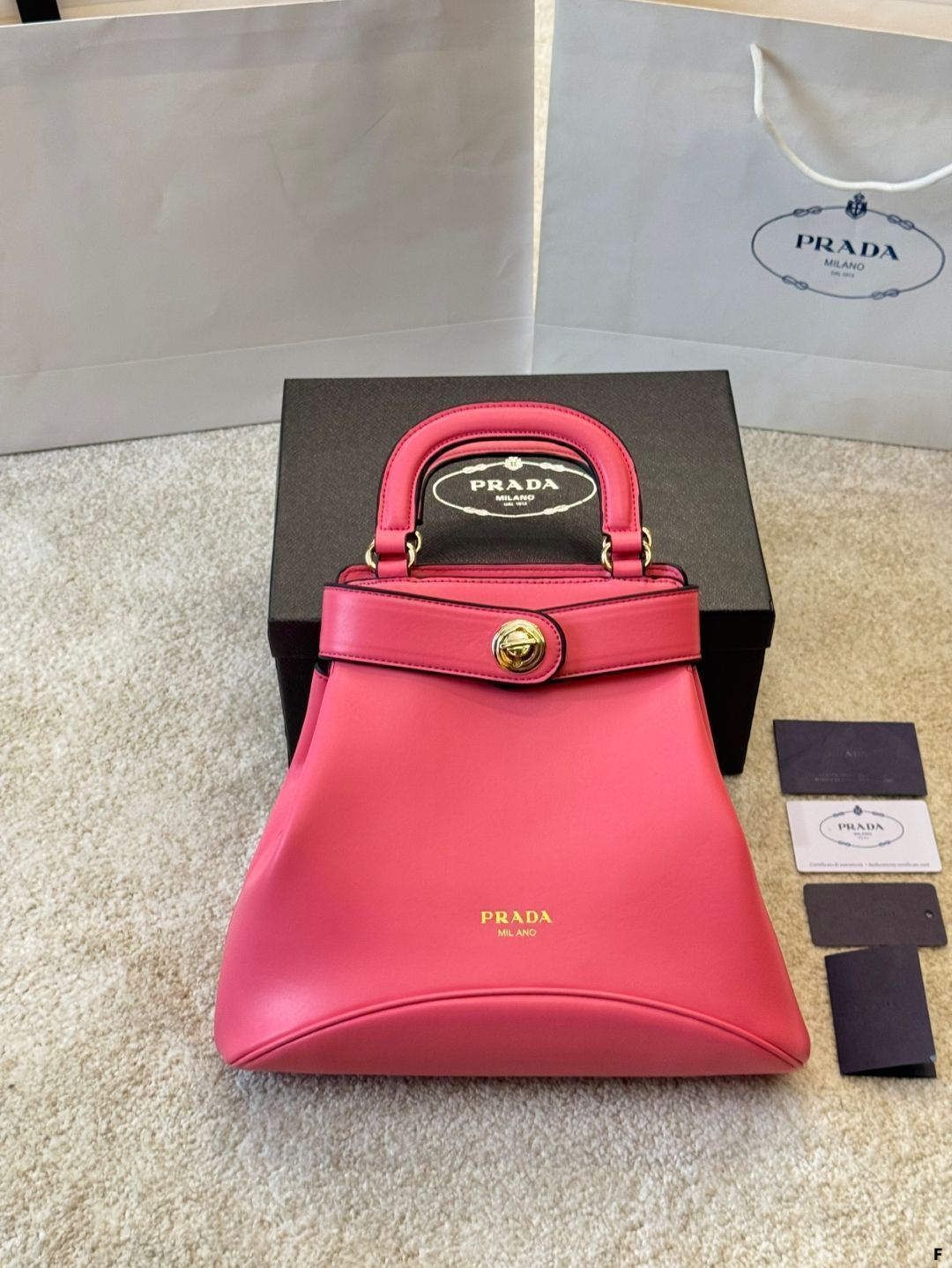 SALE【国内発送】PRADA◆カラバリ豊富♪ショルダーバッグ 210.jpg