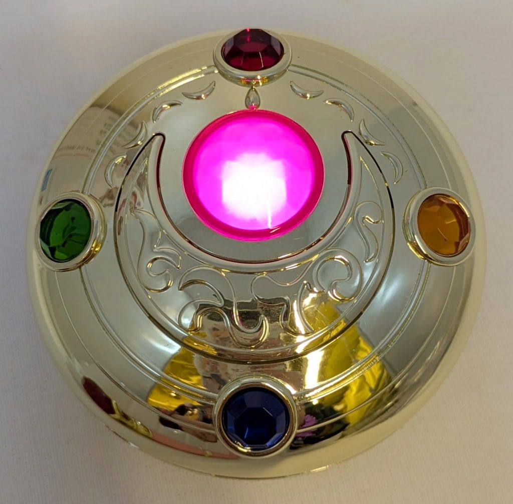 PROPLICA 変身ブローチ＆変装ペンセット　バンダイ　BANDAI Amazon.co.jp: TAMASHII NATIONS - セーラームーン - 変身ブローチ