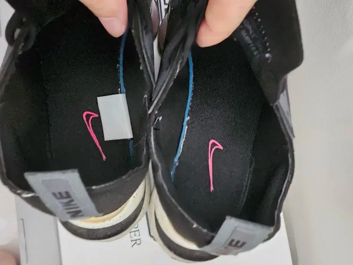 エアズームタイプ スニーカー