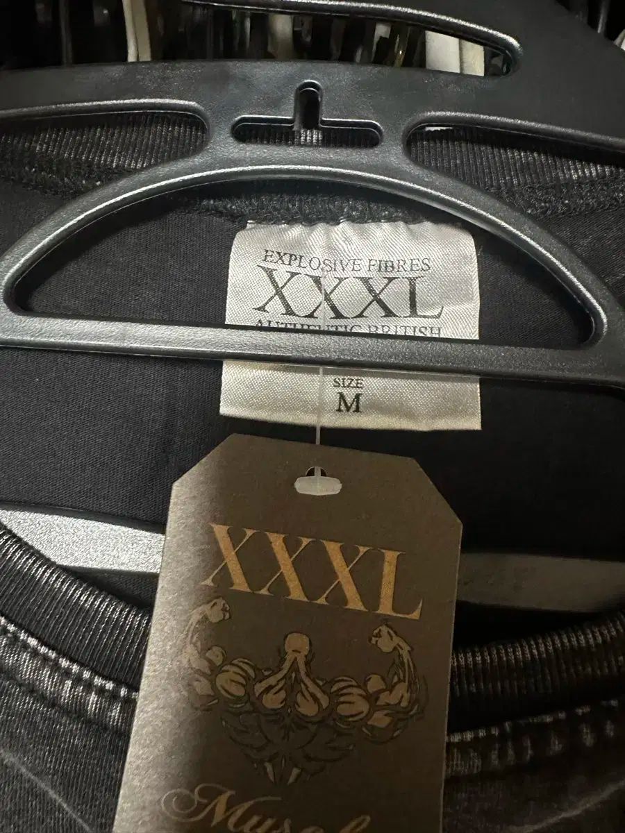 英国 トレーニングウェア Explosive オーバーサイズ 半袖