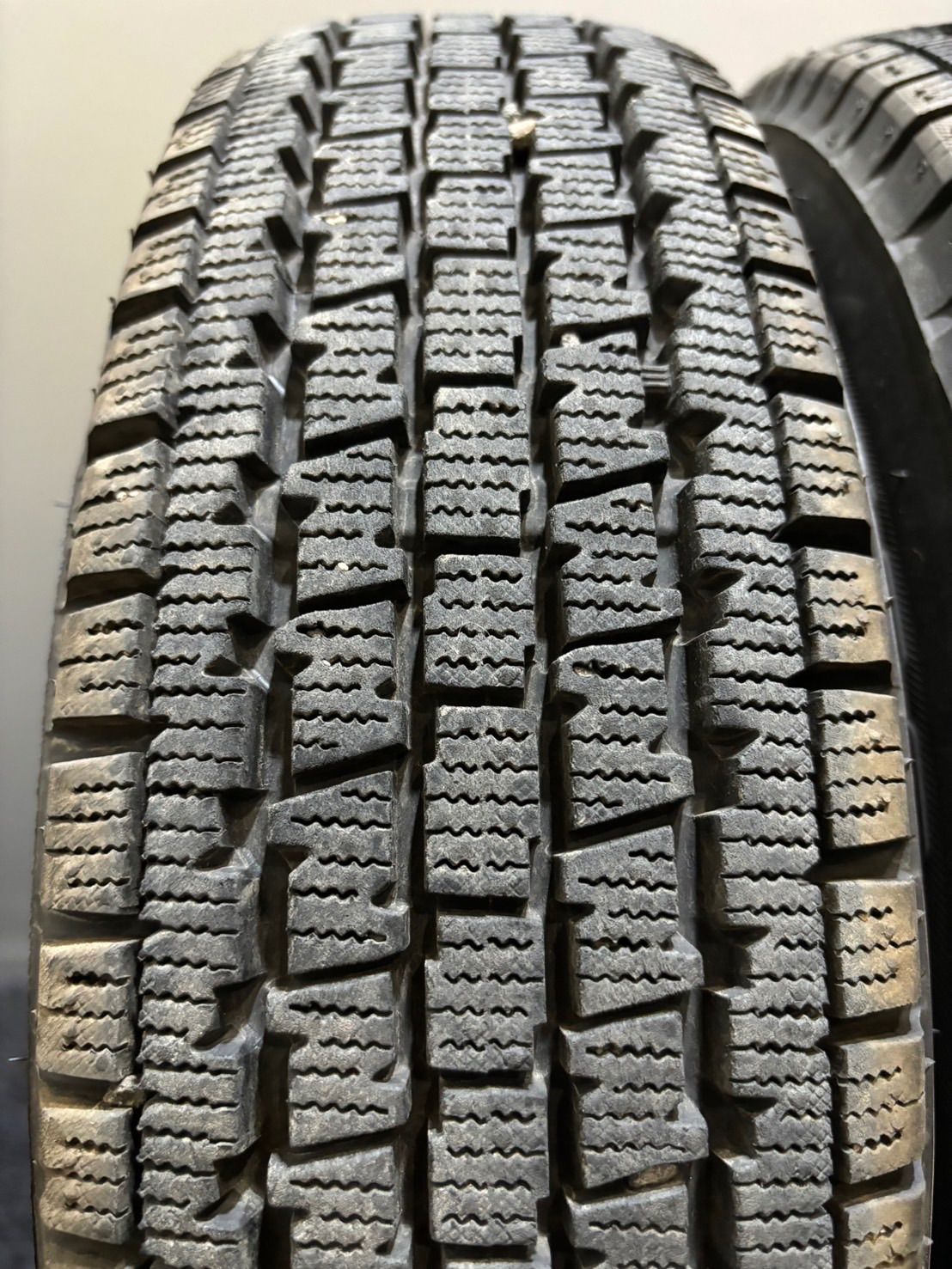 ★145/80R12 80/78N LT BRIDGESTONE/W300 22年製 キャロウィン 12インチ 4J +40 100 12H マルチ スタッドレス バリ山 4本 (南1-F771)