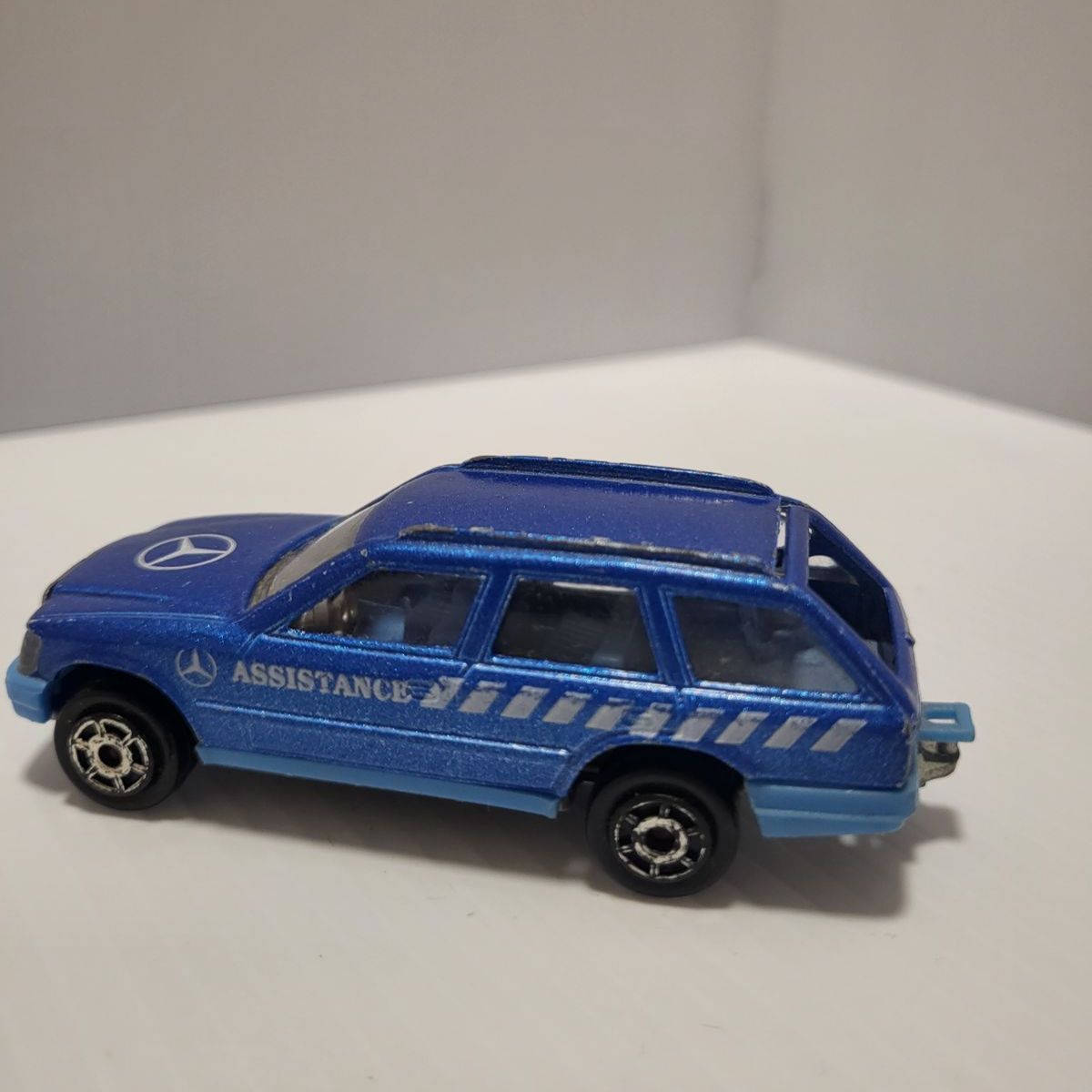 メルセデス ベンツ E-Klasse ステーションワゴン　ミニカー Amazon | 京商 メルセデス ベンツ Eクラス ワゴン 1/18 ミニカー