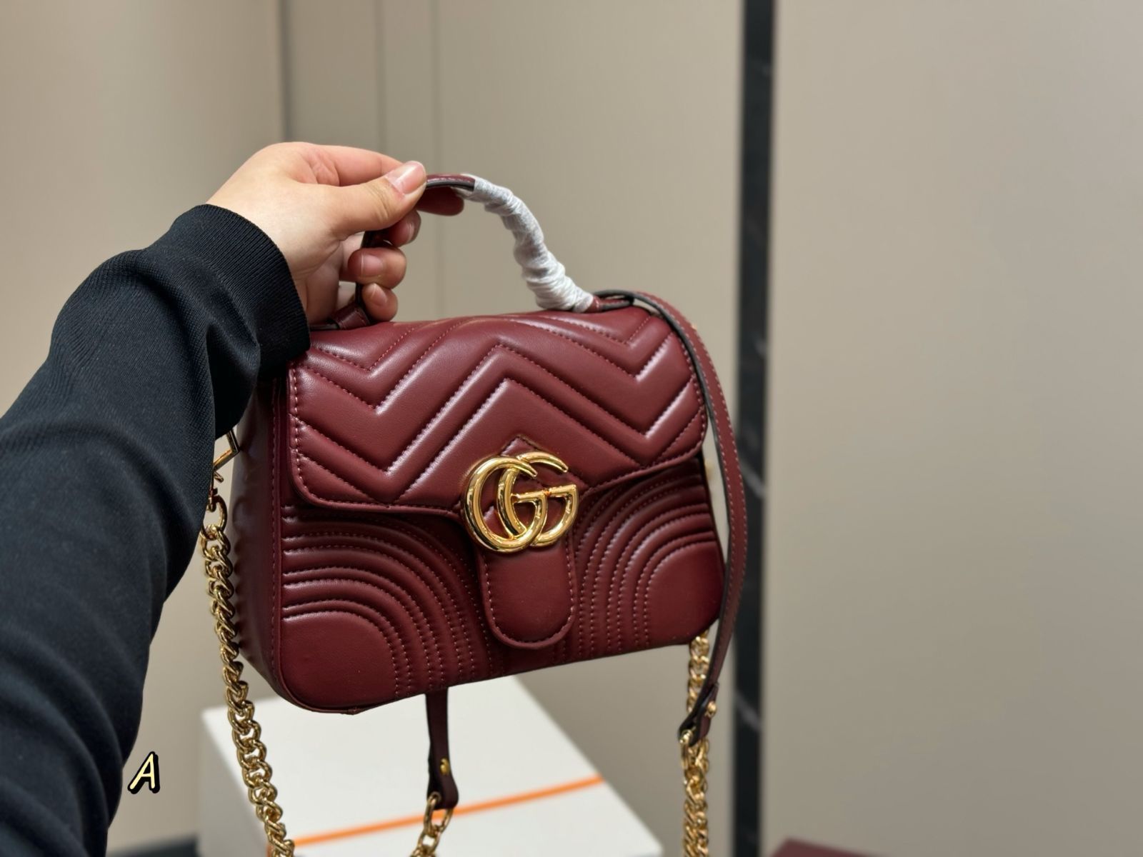 GUCCI メッセンジャーバッグ　オレンジ　y2k アーカイブ 今日特価】Gucci GG Marmont Messenger Bag メッセンジャー