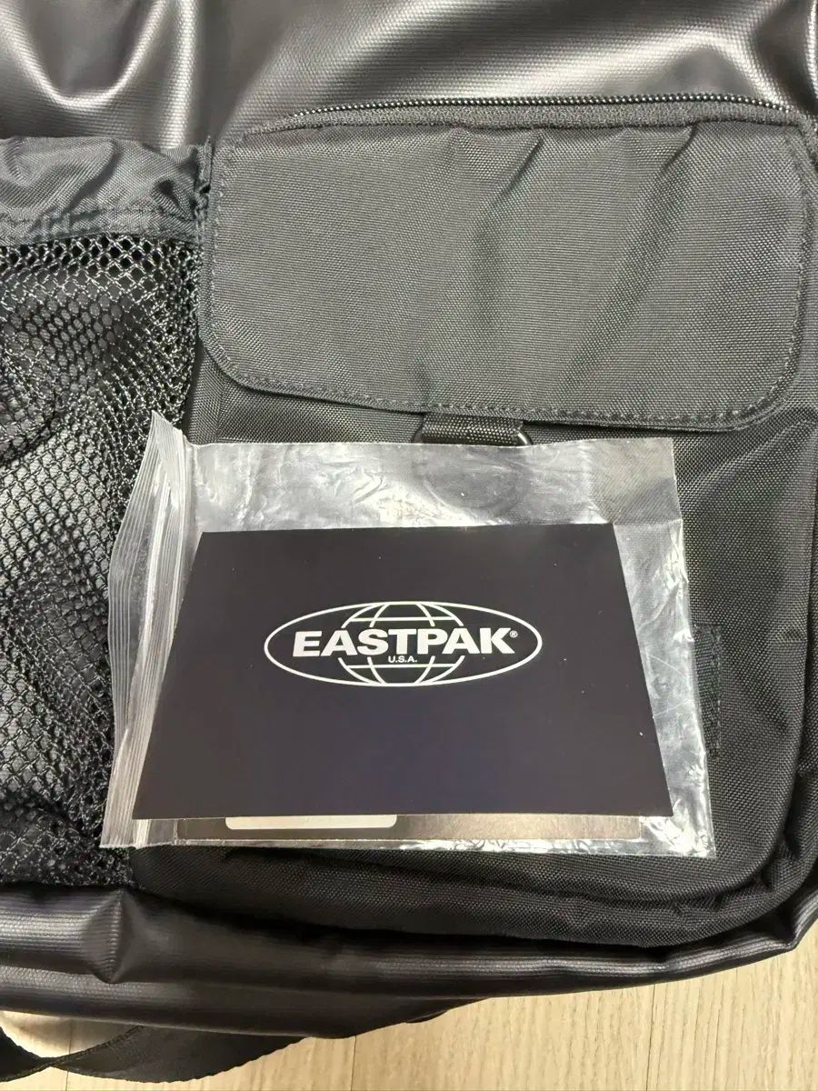 イーストパック サッチェルM クロスバック