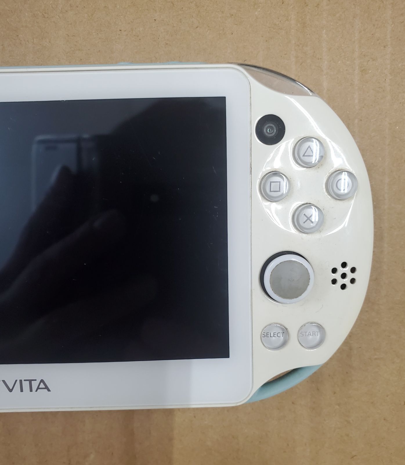 動作️⭕️】psvita本体 PCH-2000 FF10モデル 充電器付き 動作️⭕️】psvita本体 PCH-2000 FF10モデル 充電器付き