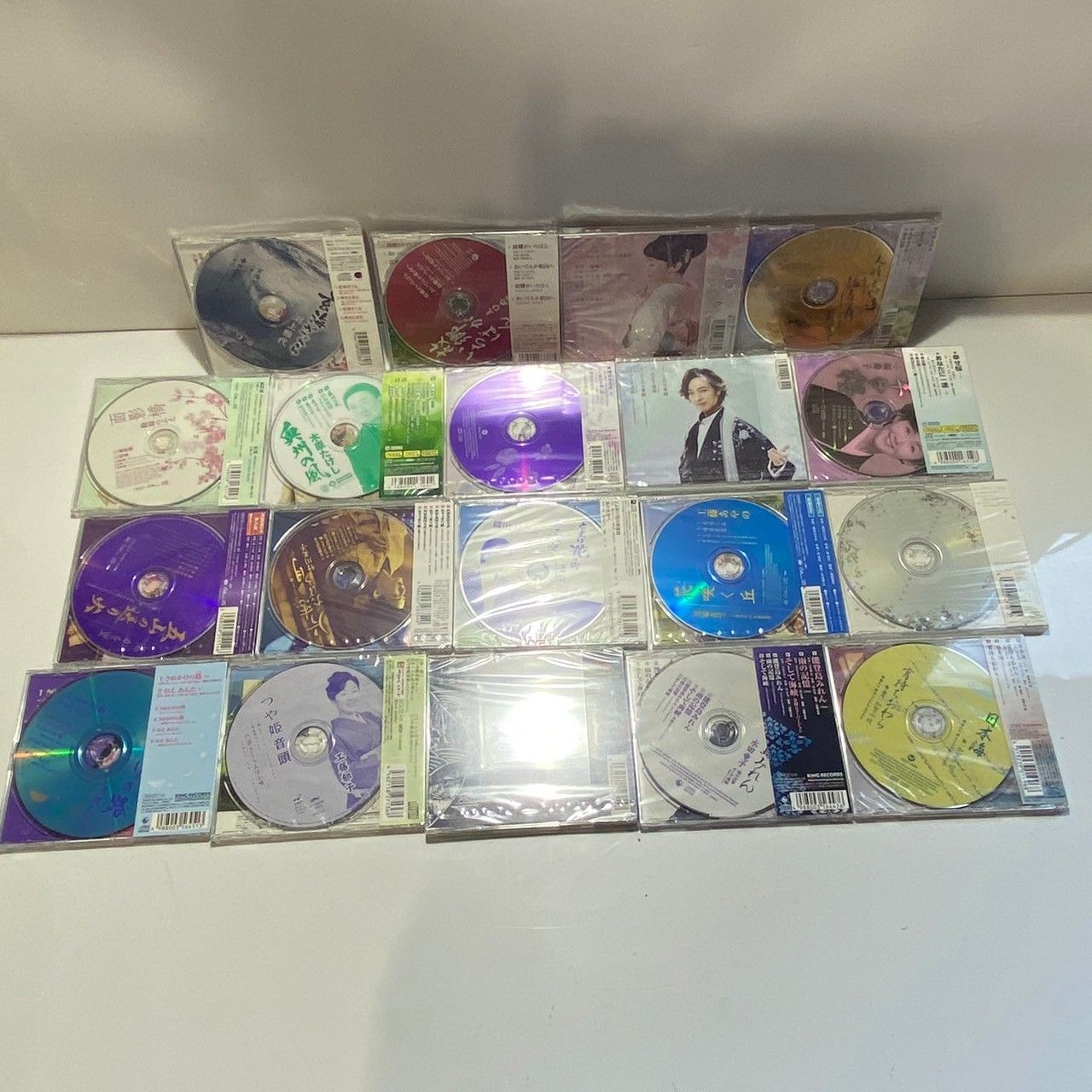 演歌CD 19タイトル　未開封　まとめ売り 音楽CD 未開封 19枚 まとめ売り 演歌など (管理番号：OKU7575