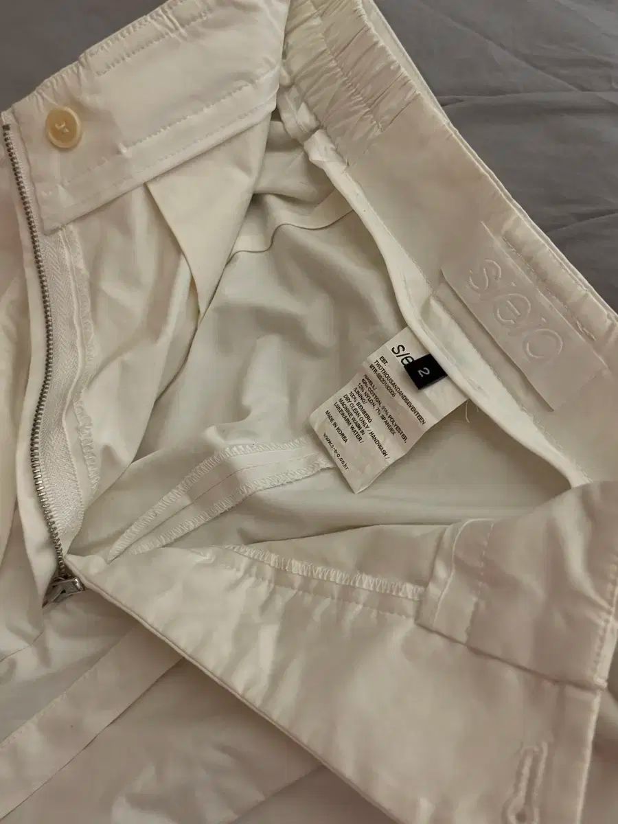 メゾンマルジェラ チノパン プリーツパンツ（Maison Margiela