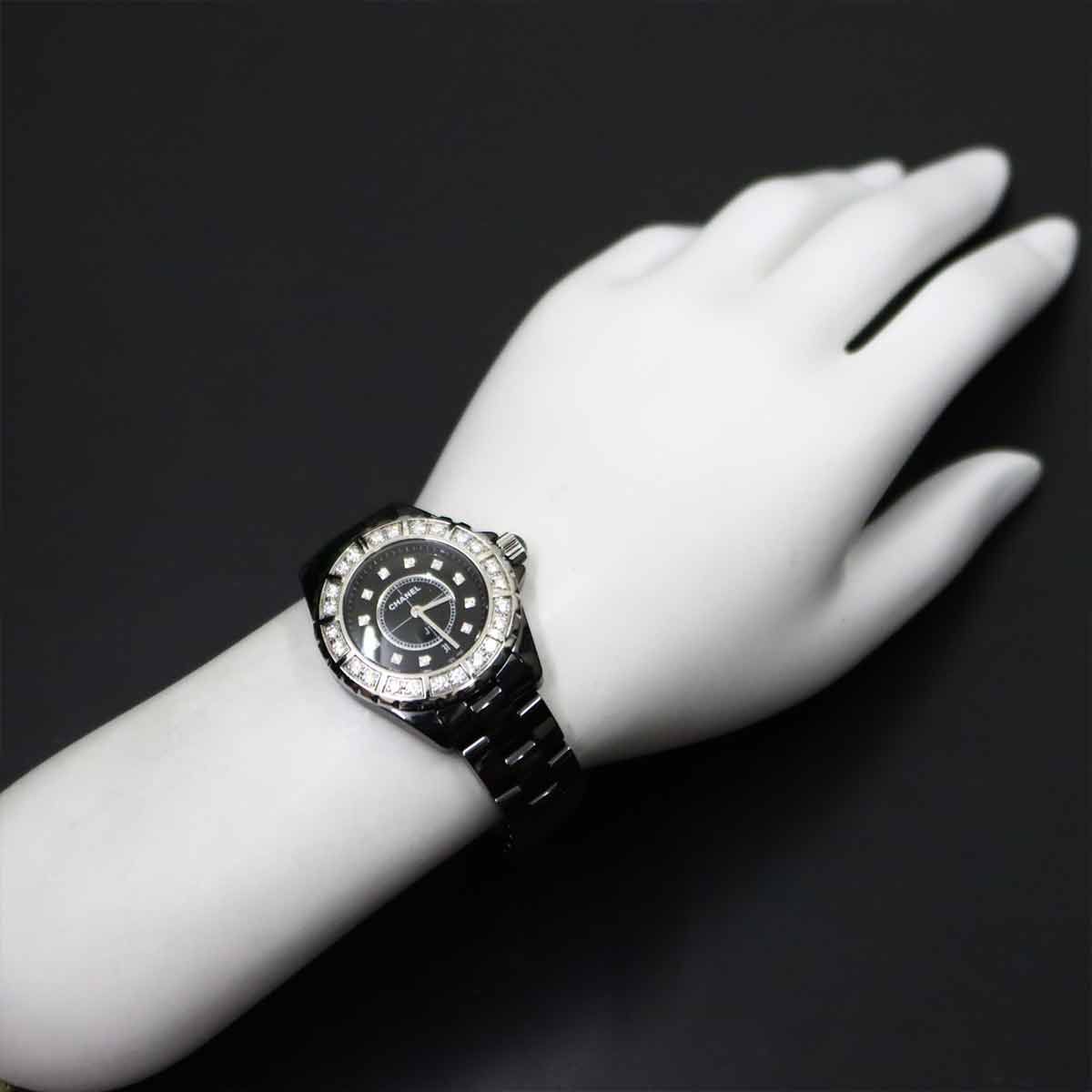 CHANEL J12 クオーツ　腕時計　33mm ※OH済みです J12 返品可 シャネル CHANEL 33mm 時計 腕時計 レディース Qz