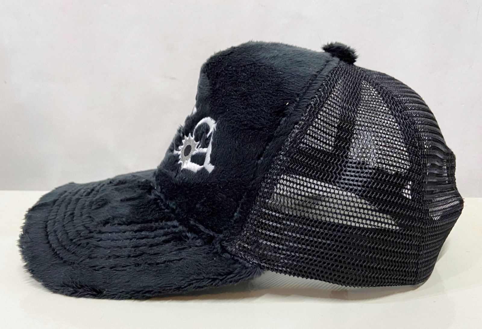 希少カラー IDEASWAM Head Shot Velour Trucker Cap