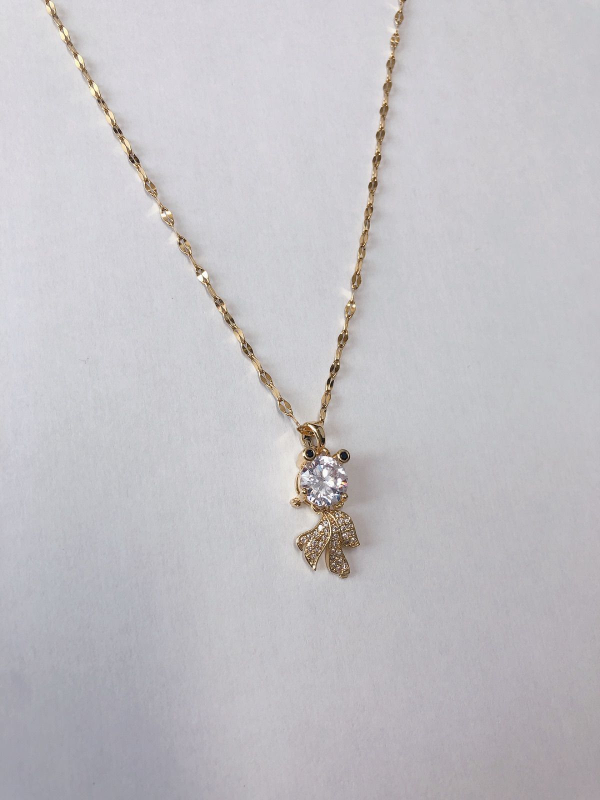 品質重視』美しいダイヤモンドのネックレスAu 750女神鎖骨チェーン