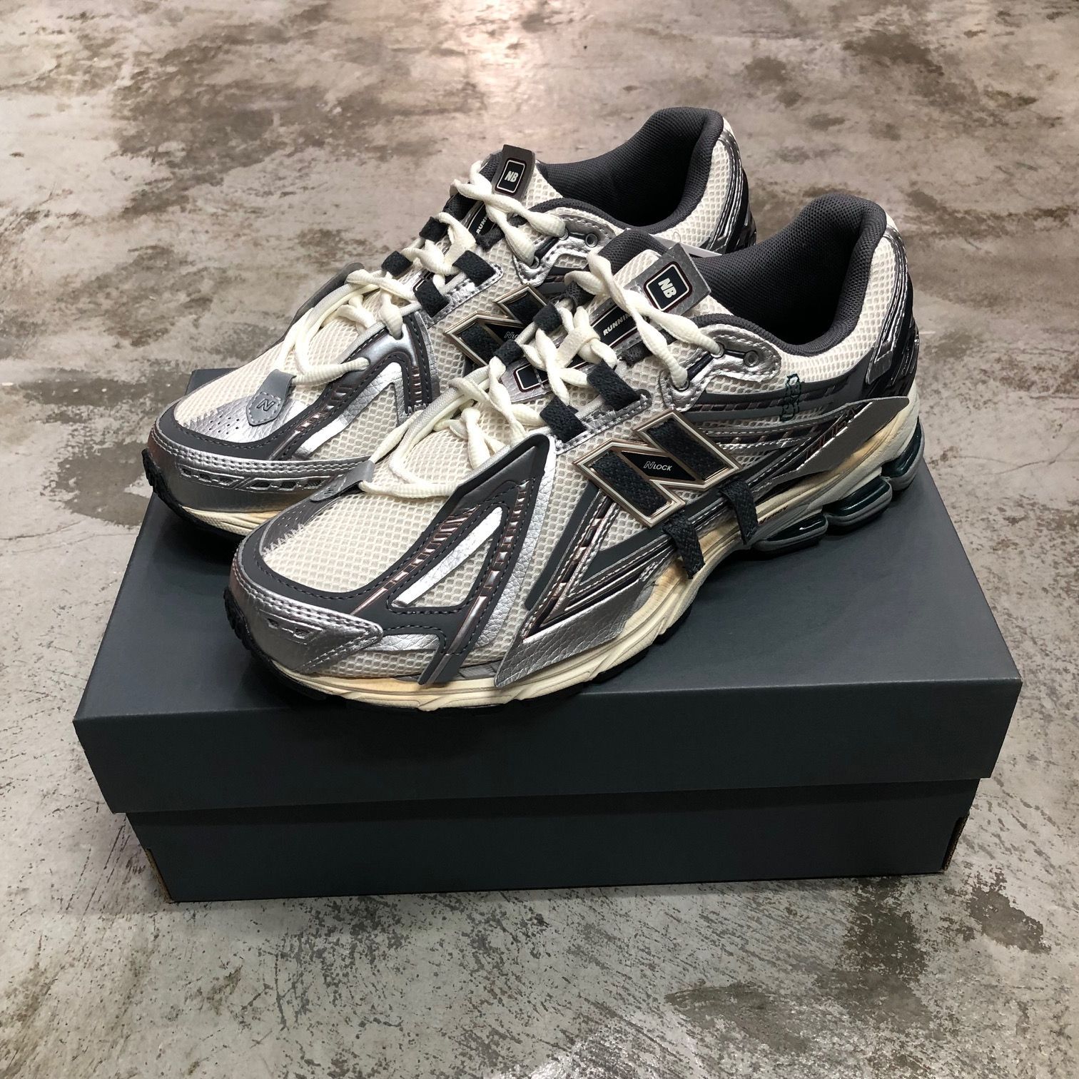 新品 NEW BALANCE M1906A 