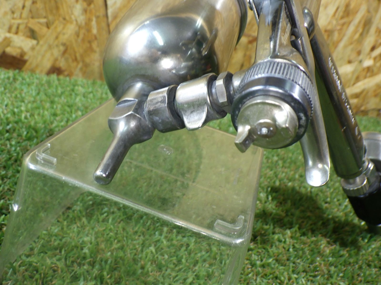 小面積の塗装などに 動作未 アネスト岩田 エアスプレーガン W-50