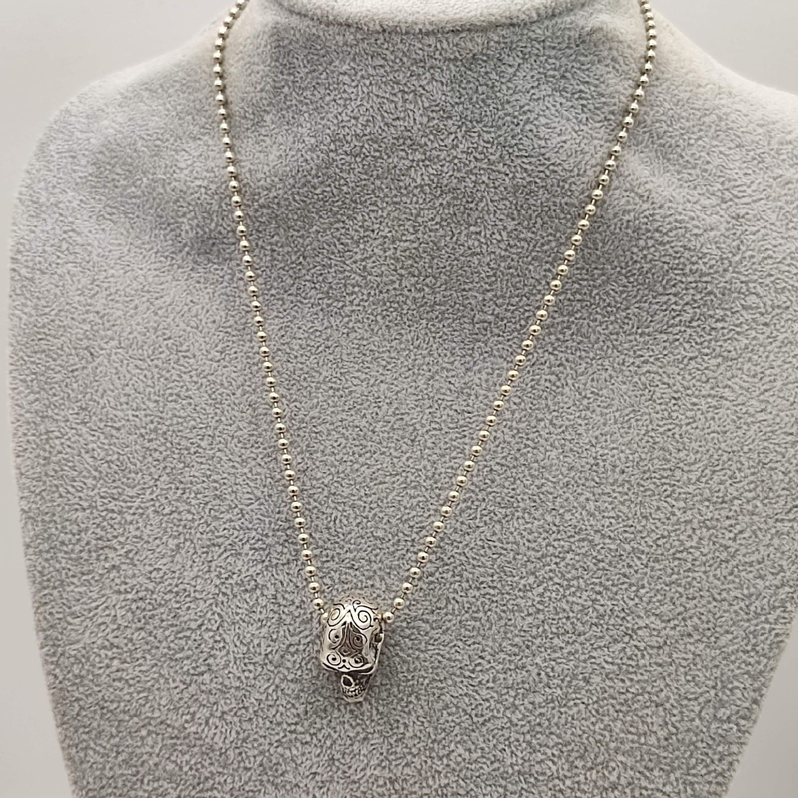 美品】クレイジーピッグ エングレイブドスカル ペンダントネックレス