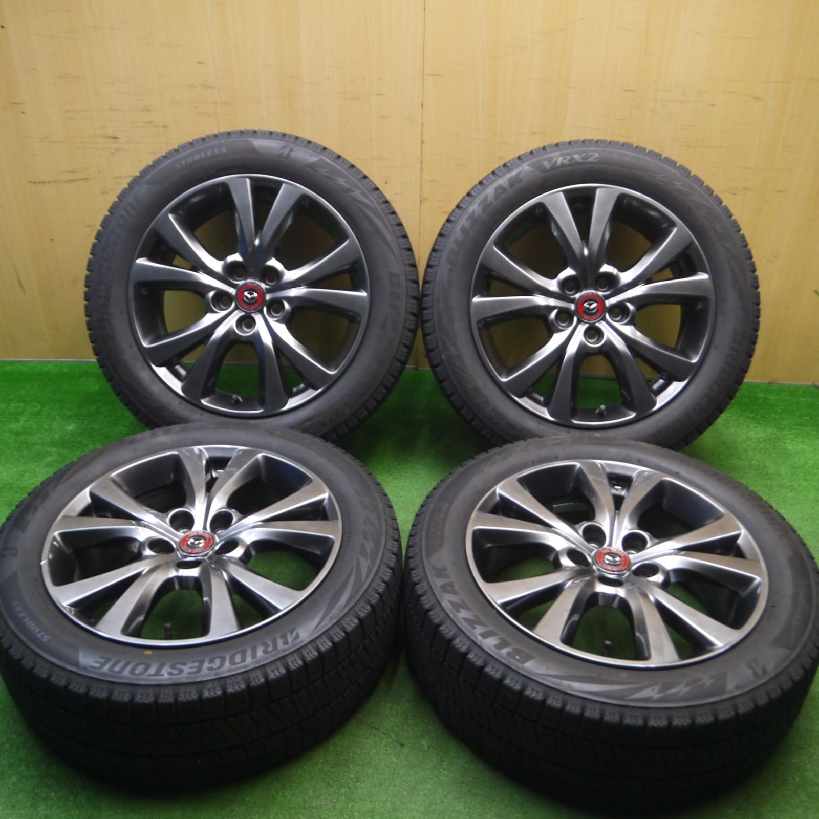 [送料無料] バリ溝！20年！キレイ！9.5分マツダ CX-30 100周年 特別記念車 純正 215/55R18 スタッドレス ブリヂストン ブリザック VRX2 18インチ PCD114.3/5H4122004Hス