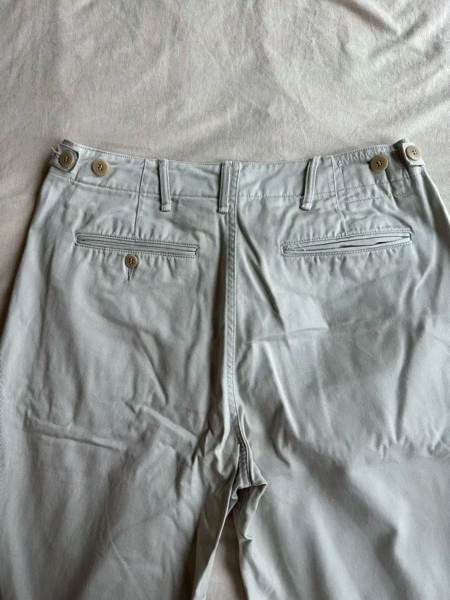 チノパンツ アイボリー