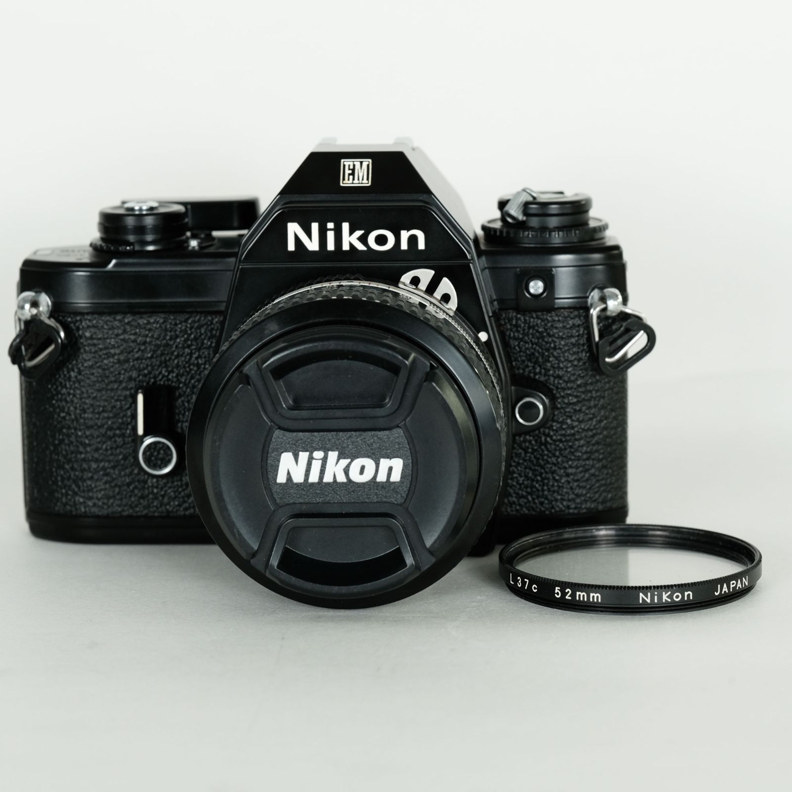 【値下】NikonEMフィルム一眼レフカメラ50mmレンズ/52mmフィルター付 Nikon EM フィルム一眼レフカメラ 50mmレンズ/52mmフィルター付