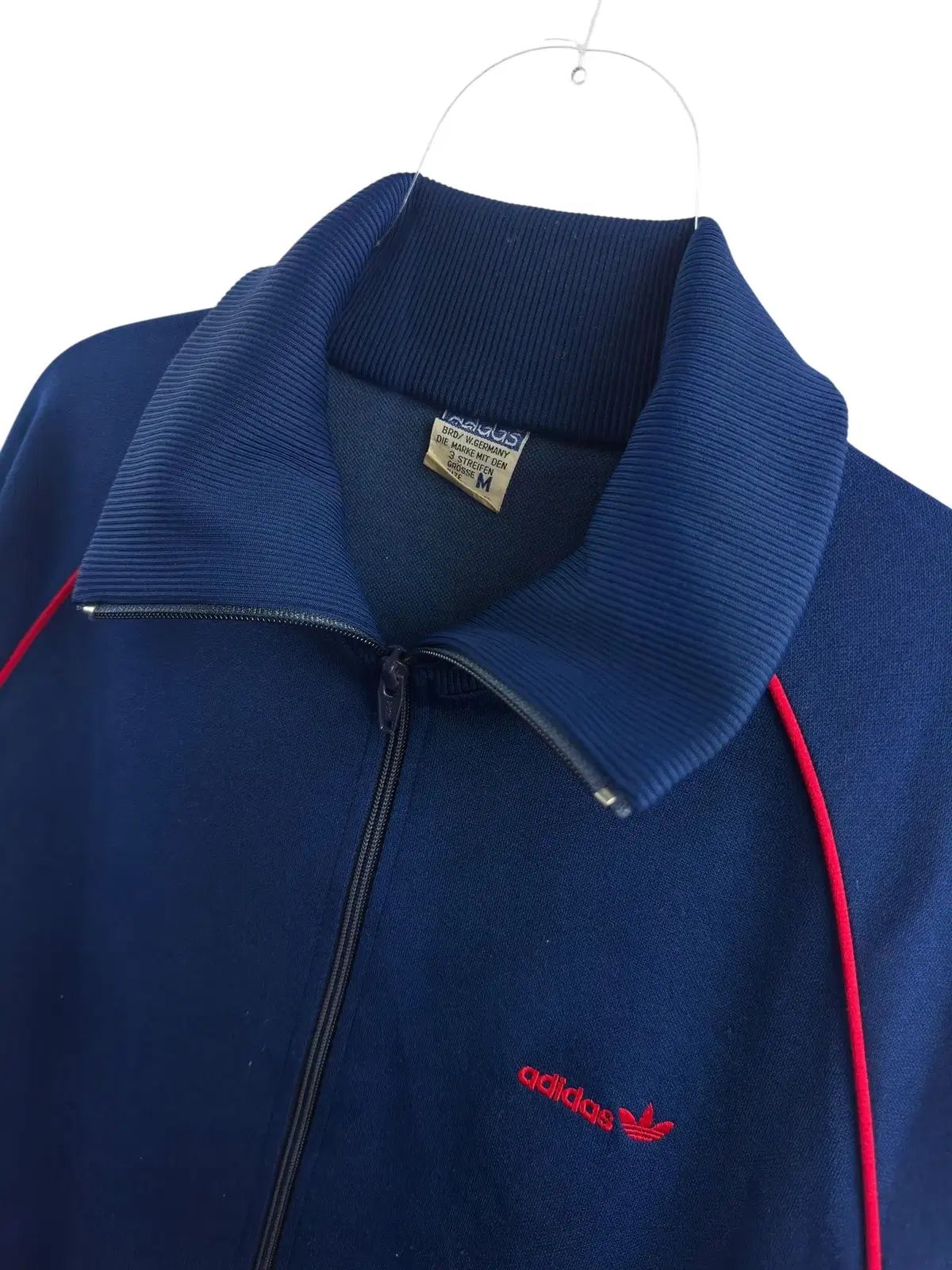 トラックジャージ