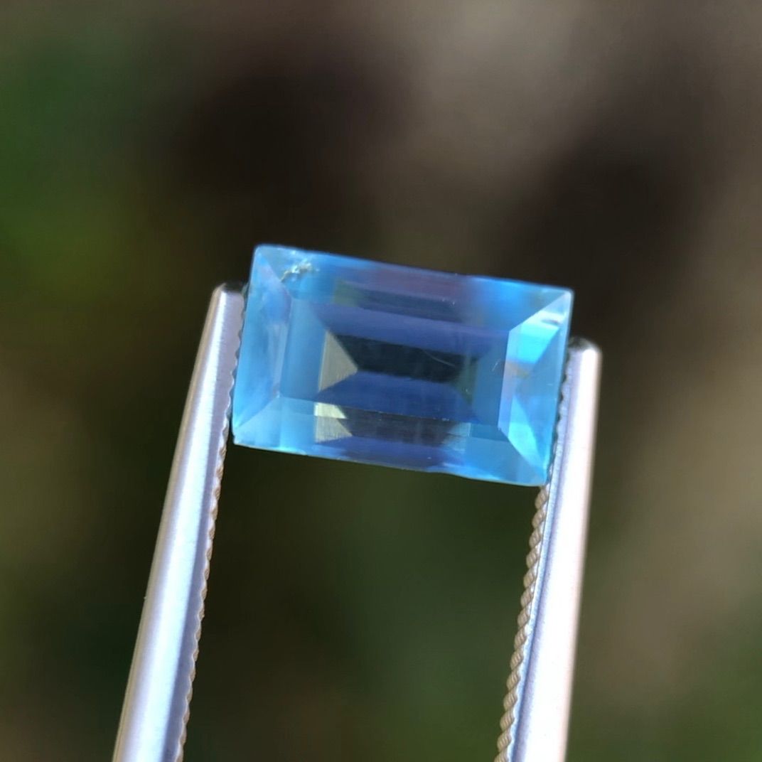 アパタイト（非加熱） 天然非加熱 アパタイト 1.54ct ルース 美品 非加熱＆無処理 鑑別書付き