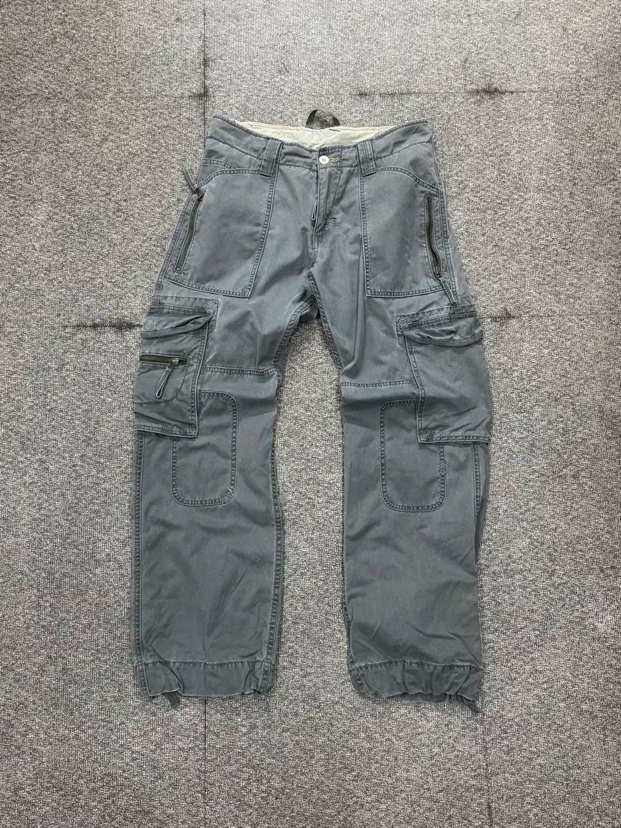 LEVI S リーバイス ユーティリティー カーゴ パンツ