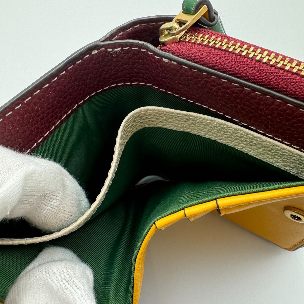 ◆ Tory Burch トリーバーチ 二つ折り 財布 マルチカラー um KBB1