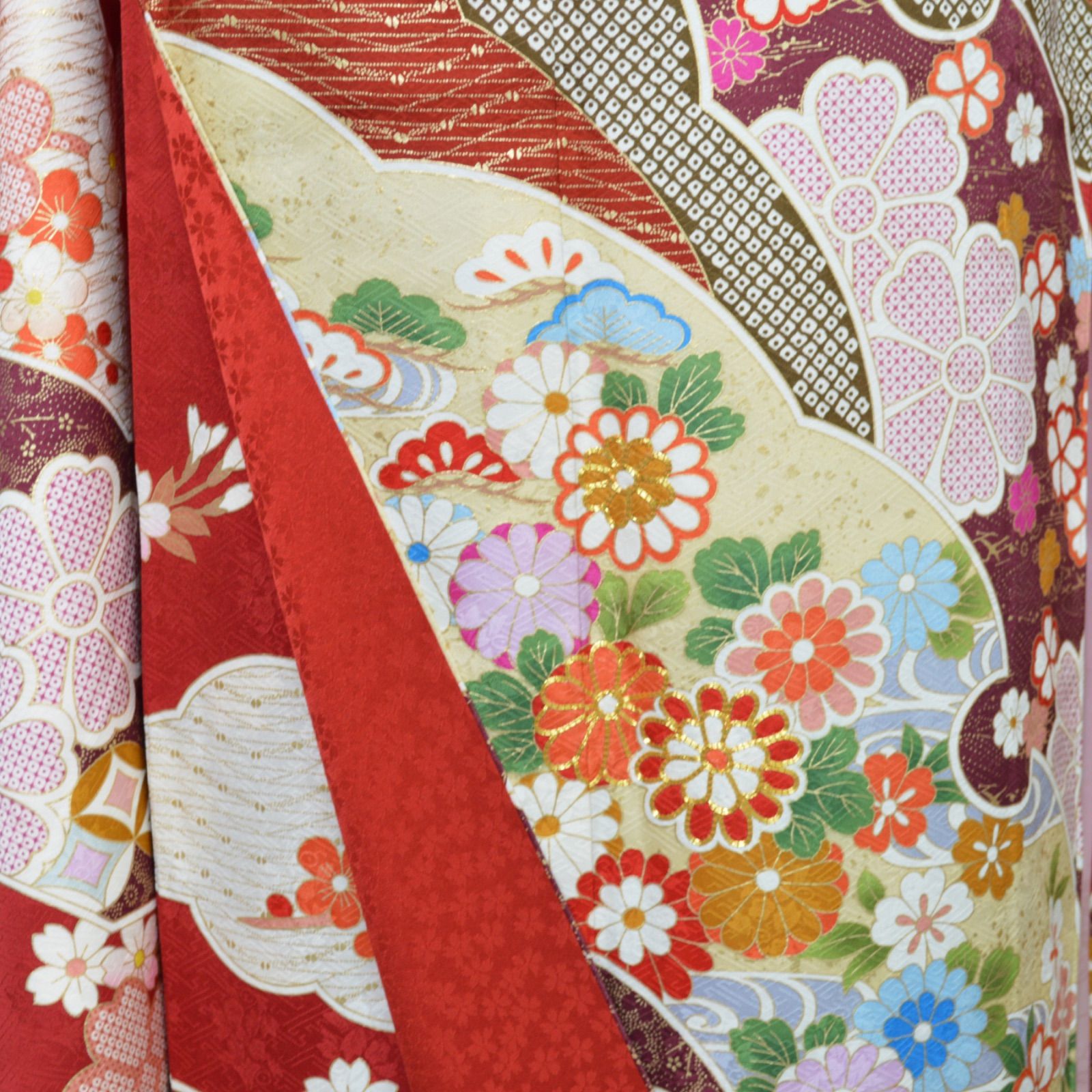 美品》正絹 振袖フルセット M〜Lサイズ 成人式 金駒刺繍 赤地 古典