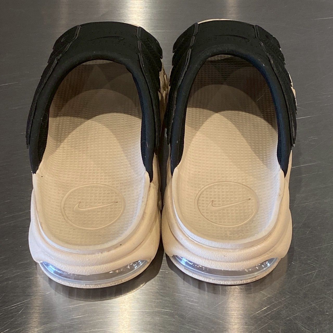 NIKE』ナイキ (27) エアモアアップテンポスライド - メルカリ NIKE』ナイキ (27) エアモアアップテンポスライド - メルカリ