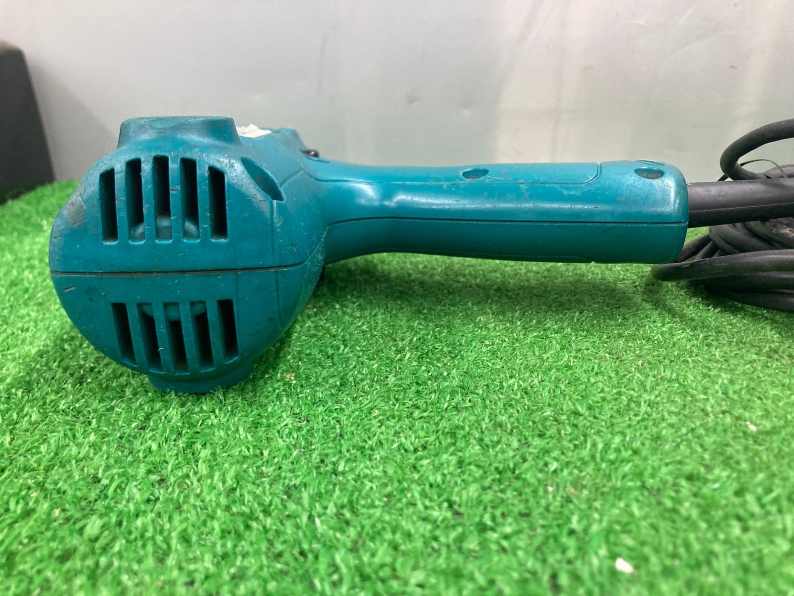 【中古品】【0922】makita(マキタ) インパクトドライバ 100Ｖ 6951　IT33EHEEGCI8