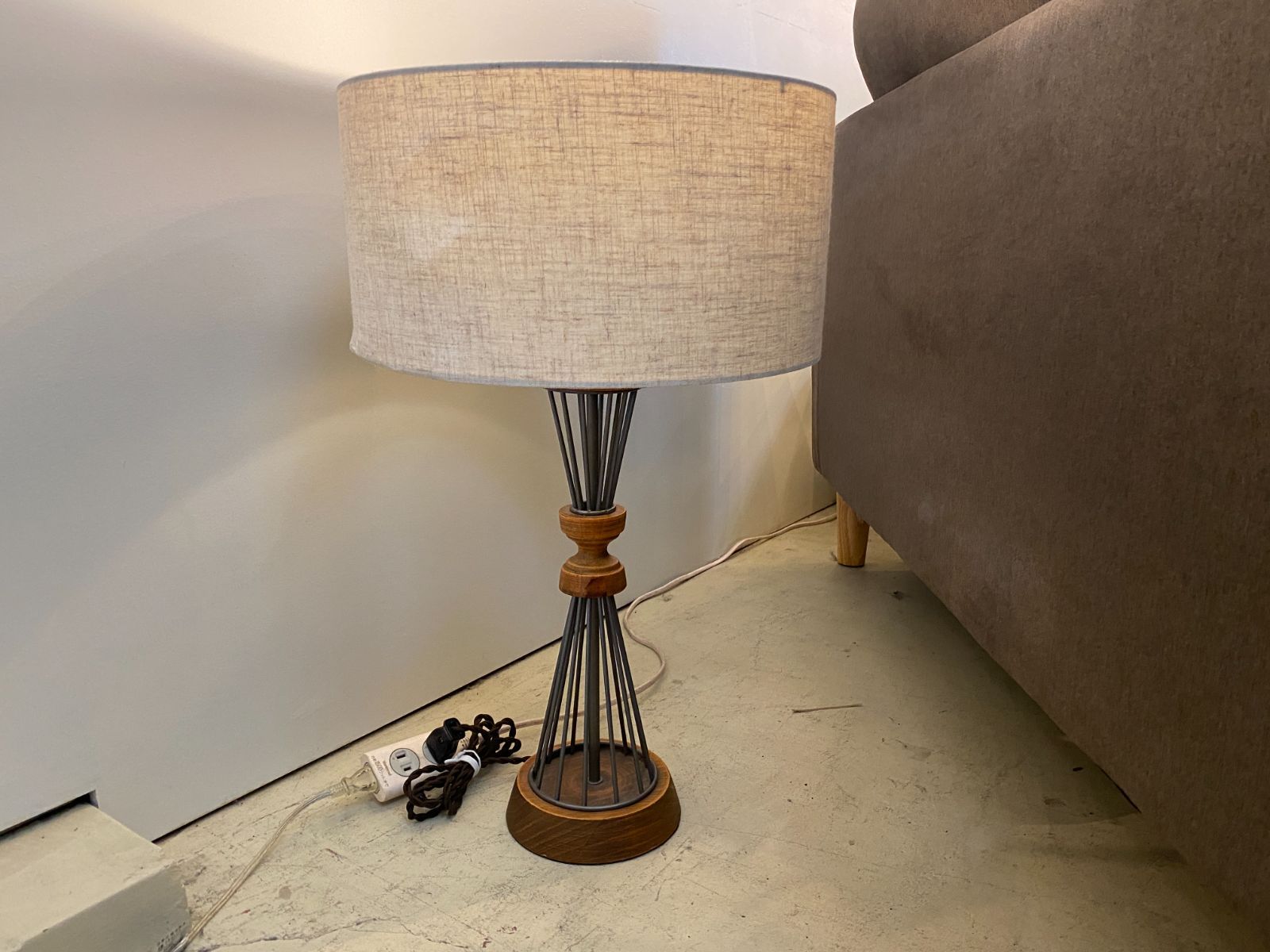 □ACME Furniture アクメファニチャー ベゼル テーブルランプ □ACME Furniture アクメファニチャー ベゼル テーブルランプ