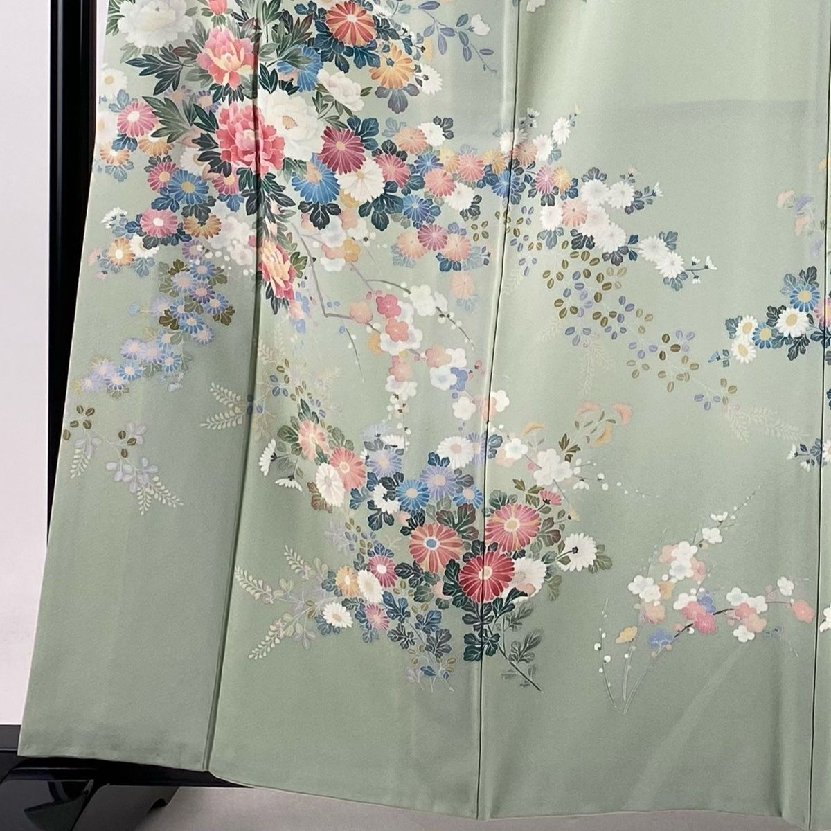訪問着 身丈161cm 裄丈65.5cm M 袷 落款 牡丹 菊 ぼかし 薄緑 正絹 秀品 一つ紋