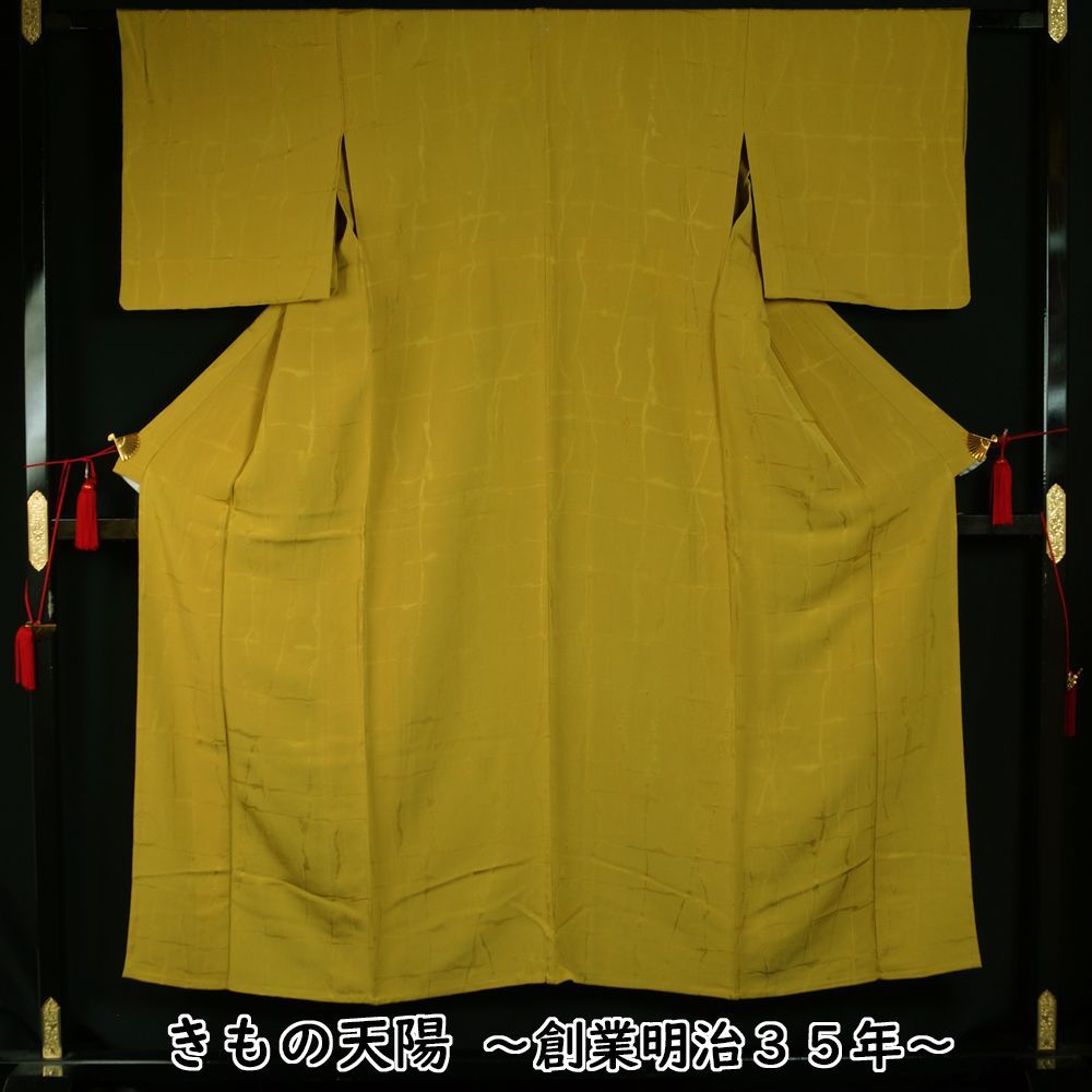 正絹着物#色無地#一つ紋#丸に梅鉢 単衣 着物 色無地 丸に梅鉢紋 緑黄色系 Sサイズ 練習用 お稽古用