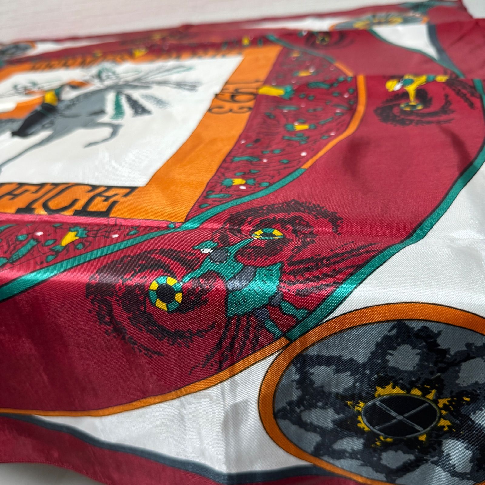 HERMES エルメス FEUX D'ARTIFICE スカーフ カレ 大判 シルク調 1837