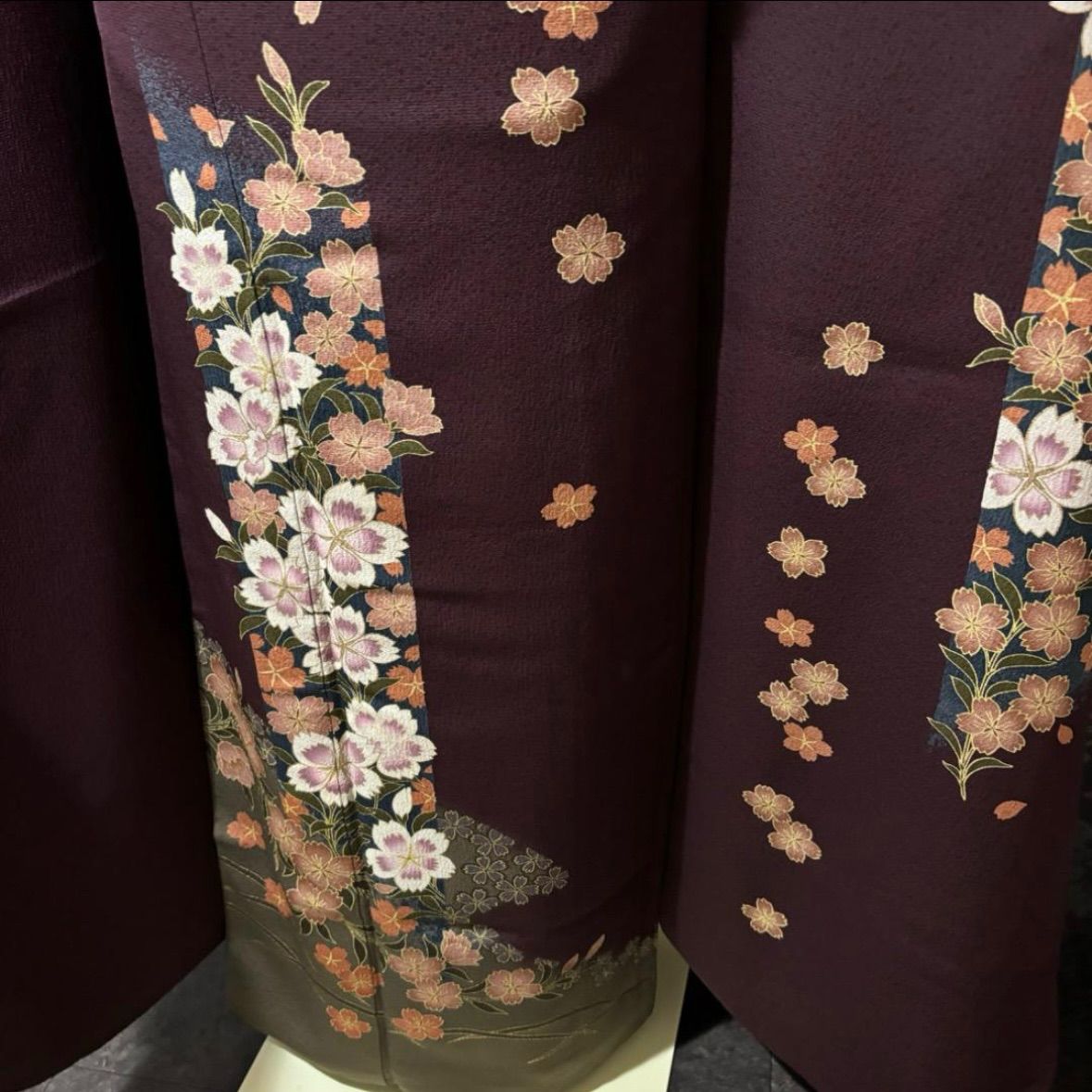 美品　モダン　桜模様　手描き　金彩　逸品　振袖　フルセット 振り袖 美品 モダン 桜模様 手描き 金彩 逸品 振袖 フルセット 振り袖