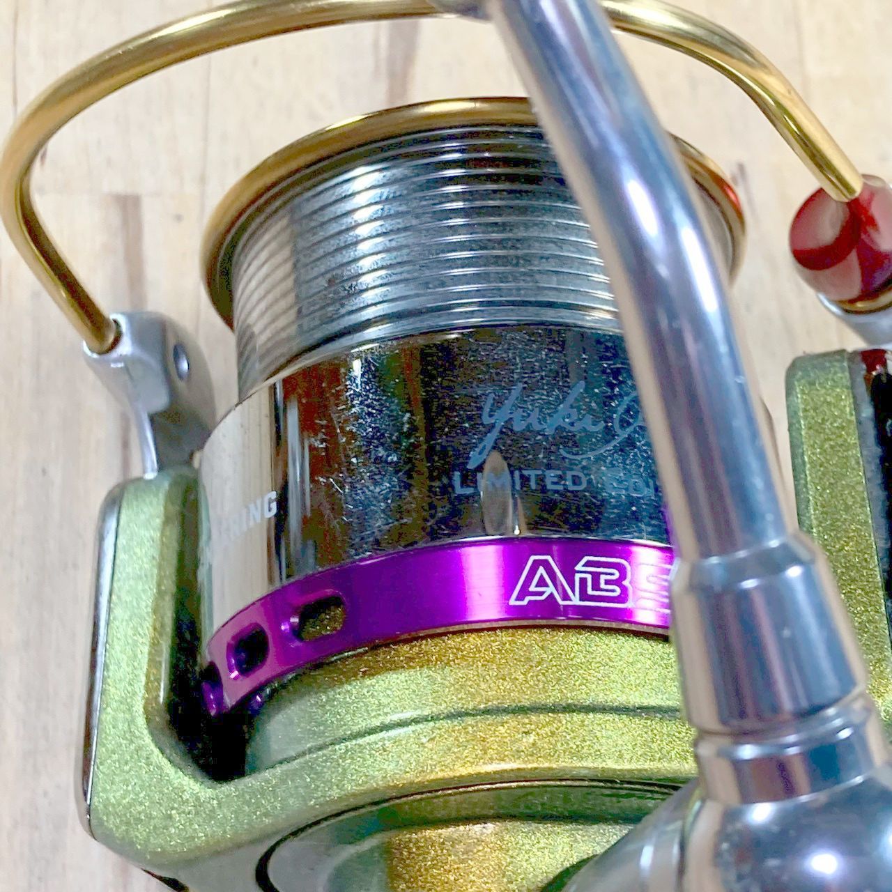 DAIWA スピニングリール メガバスTD-ito 2506C 限定生産品 メガバス TD ito 2506C/N574M スピニングリール ダイワ コラボ : 釣