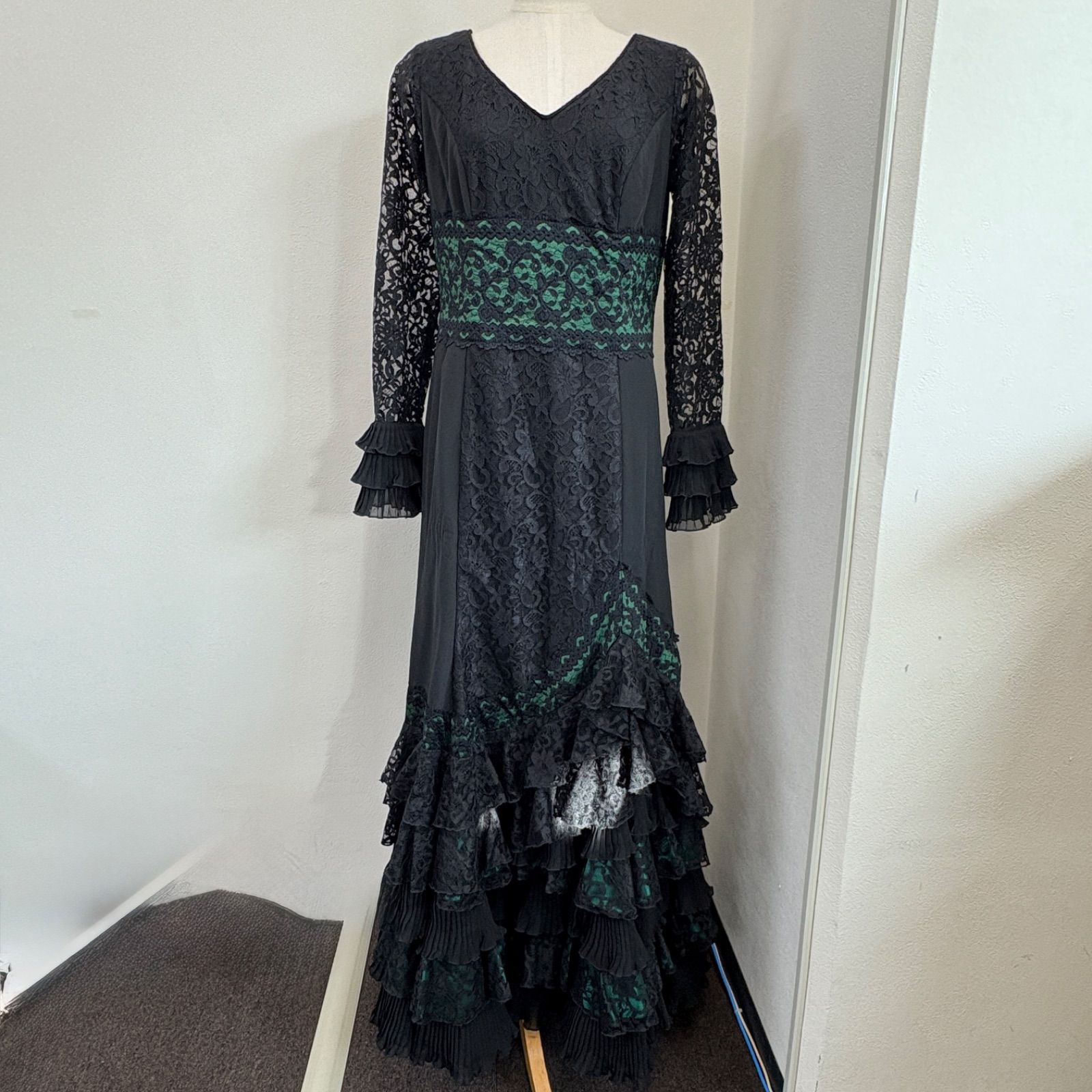 ソニアジョーンズ フラメンコ衣装 ドレス 黒 レース フリル