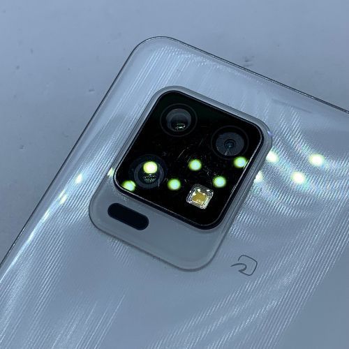 ☆【中古Dランク】au AQUOS zero6 SHG04 ホワイト SIMロック解除