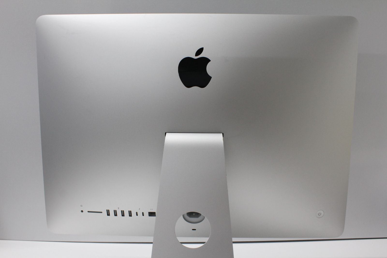 iMac（21.5インチ,2017）HDD1TB/8GB〈MMQA2J/A〉⑤ 【公式通販】